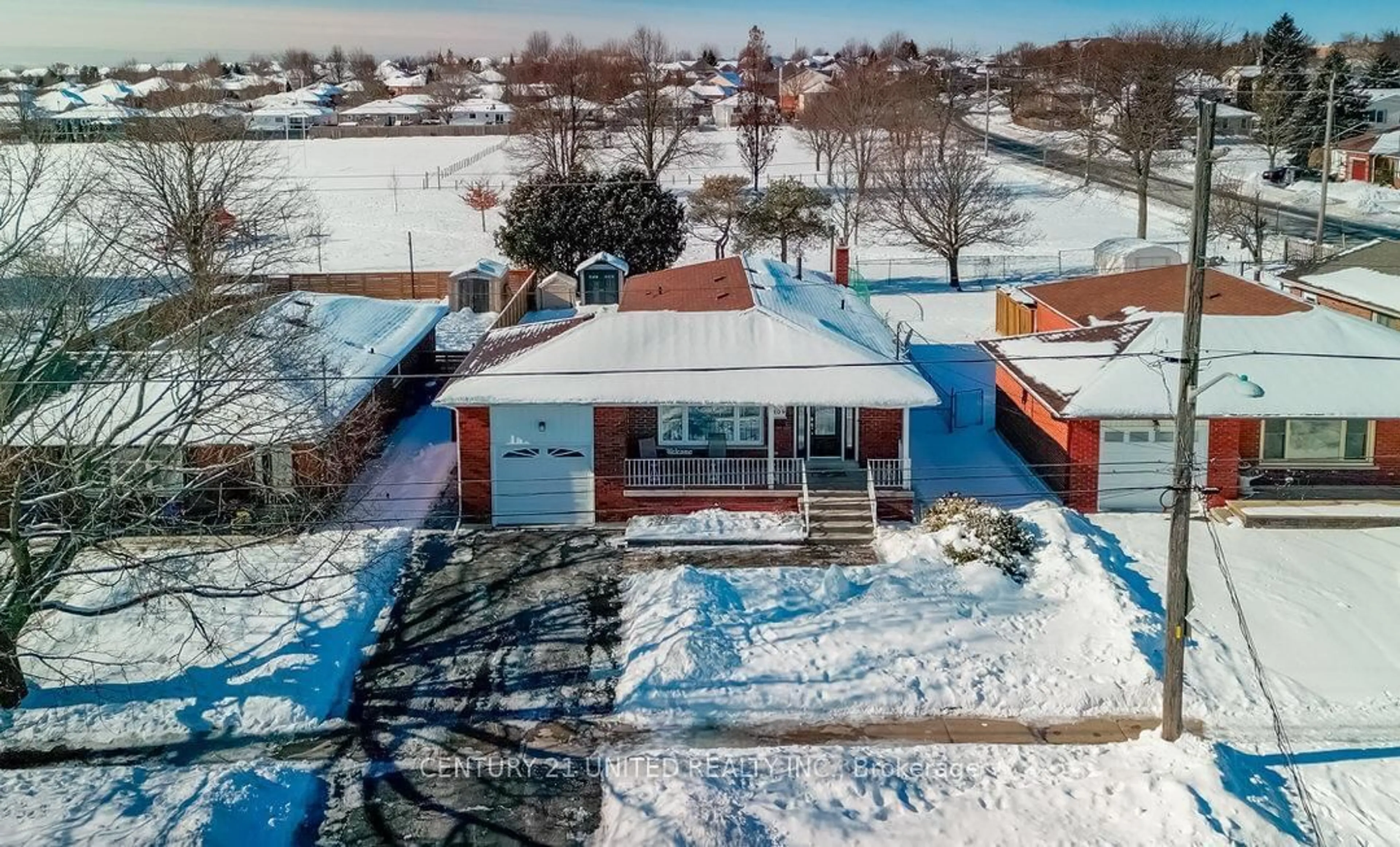 A pic from outside/outdoor area/front of a property/back of a property/a pic from drone, street for 809 Westwood Dr, Cobourg Ontario K9A 4W1