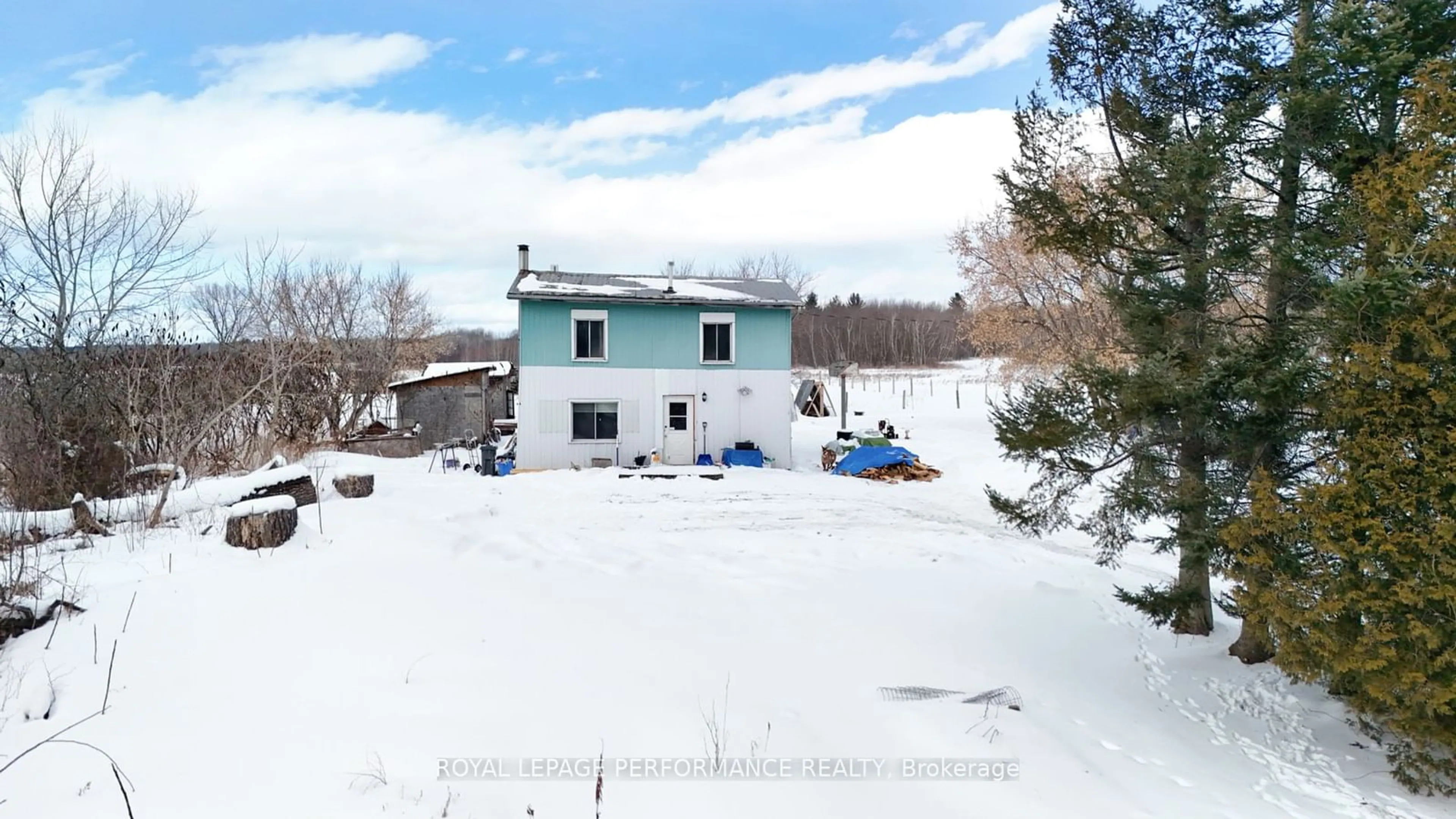 A pic from outside/outdoor area/front of a property/back of a property/a pic from drone, unknown for 255 Concession 7 Rd, Alfred and Plantagenet Ontario K0B 1A0