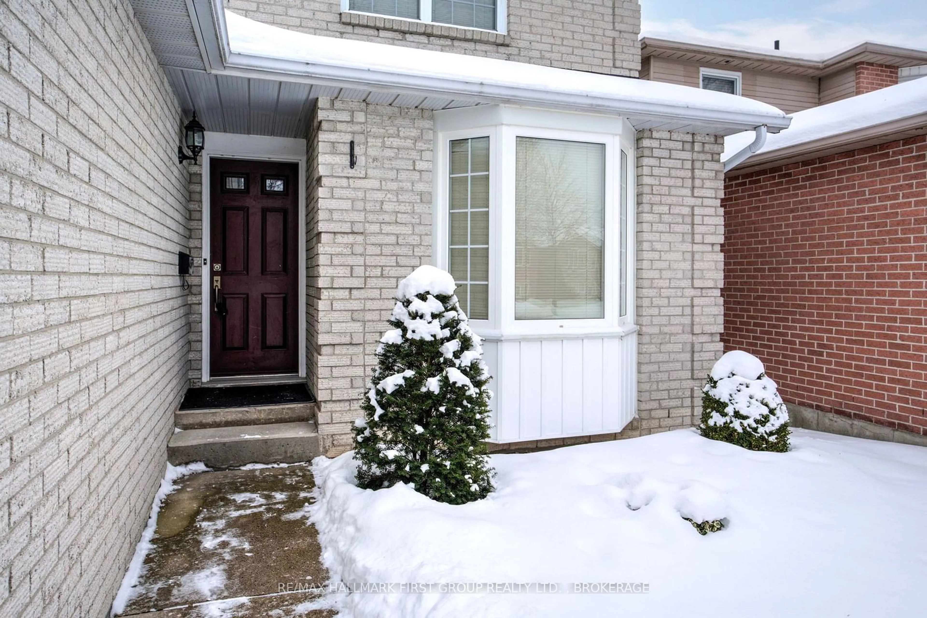 Indoor entryway for 22 Richdale Crt, Kingston Ontario K7K 6N2