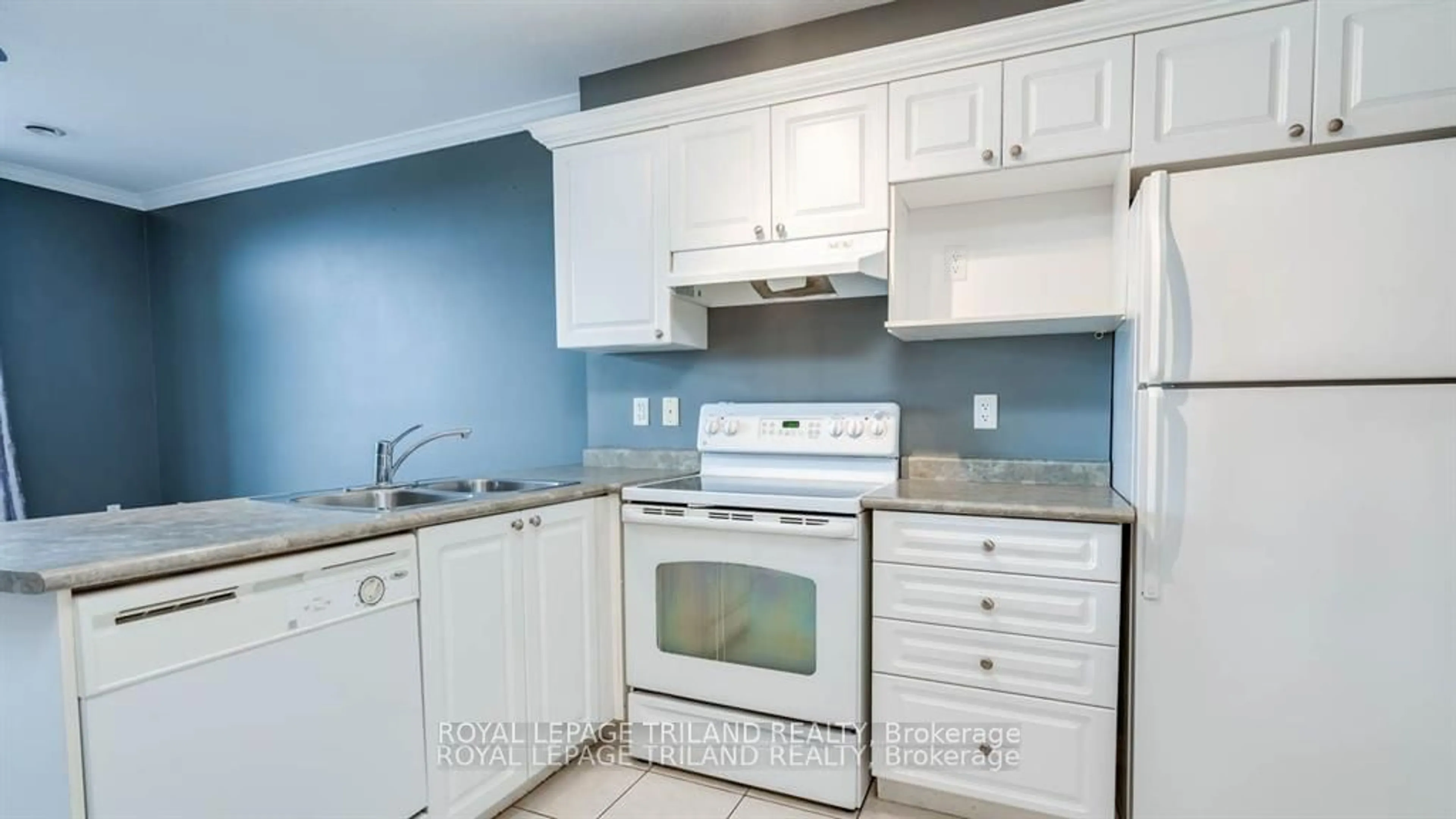 Standard kitchen, unknown for 353 Commissioners Rd #314, London Ontario N6J 0A3