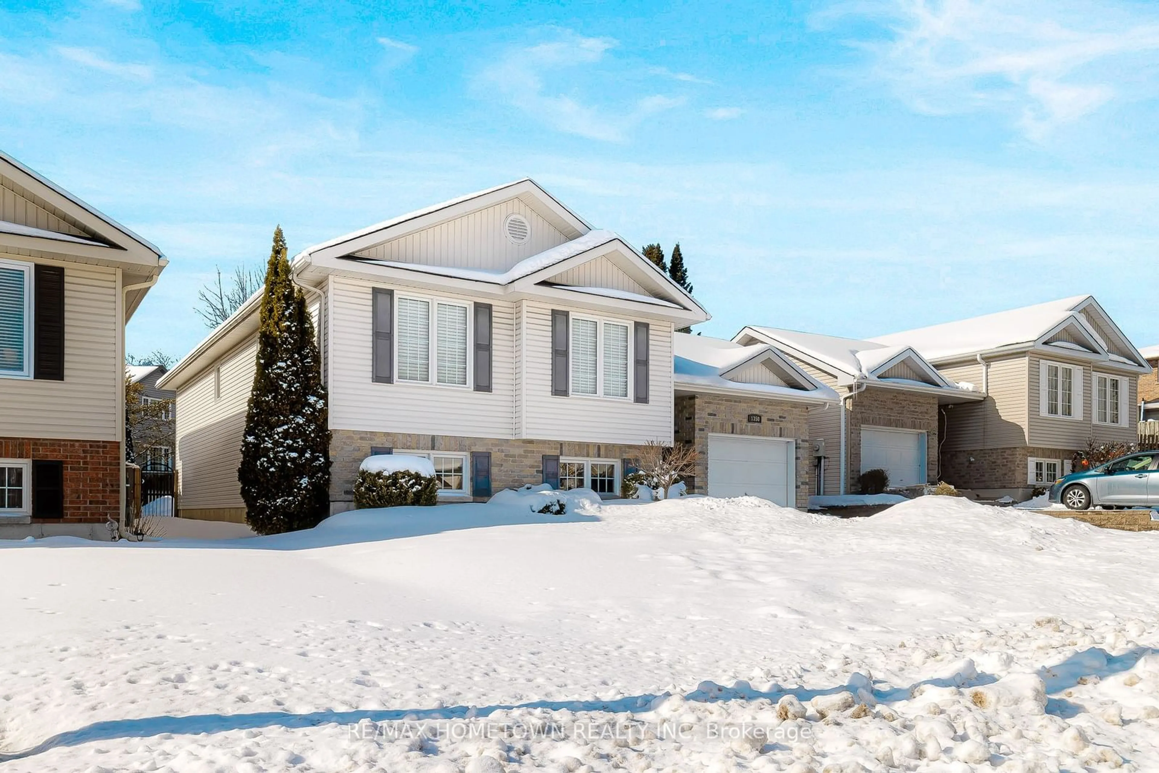 Home with vinyl exterior material, unknown for 1350 MILLWOOD Ave, Brockville Ontario K6V 6S7