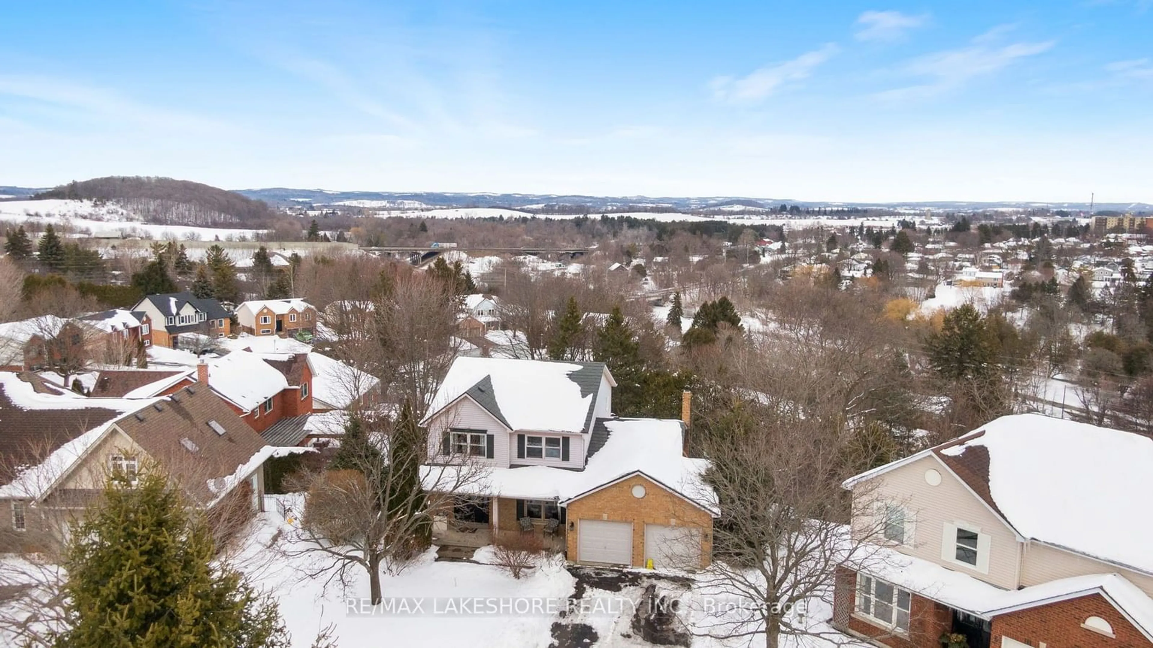 A pic from outside/outdoor area/front of a property/back of a property/a pic from drone, mountain view for 3 Gibson Pl, Port Hope Ontario L1A 4G8