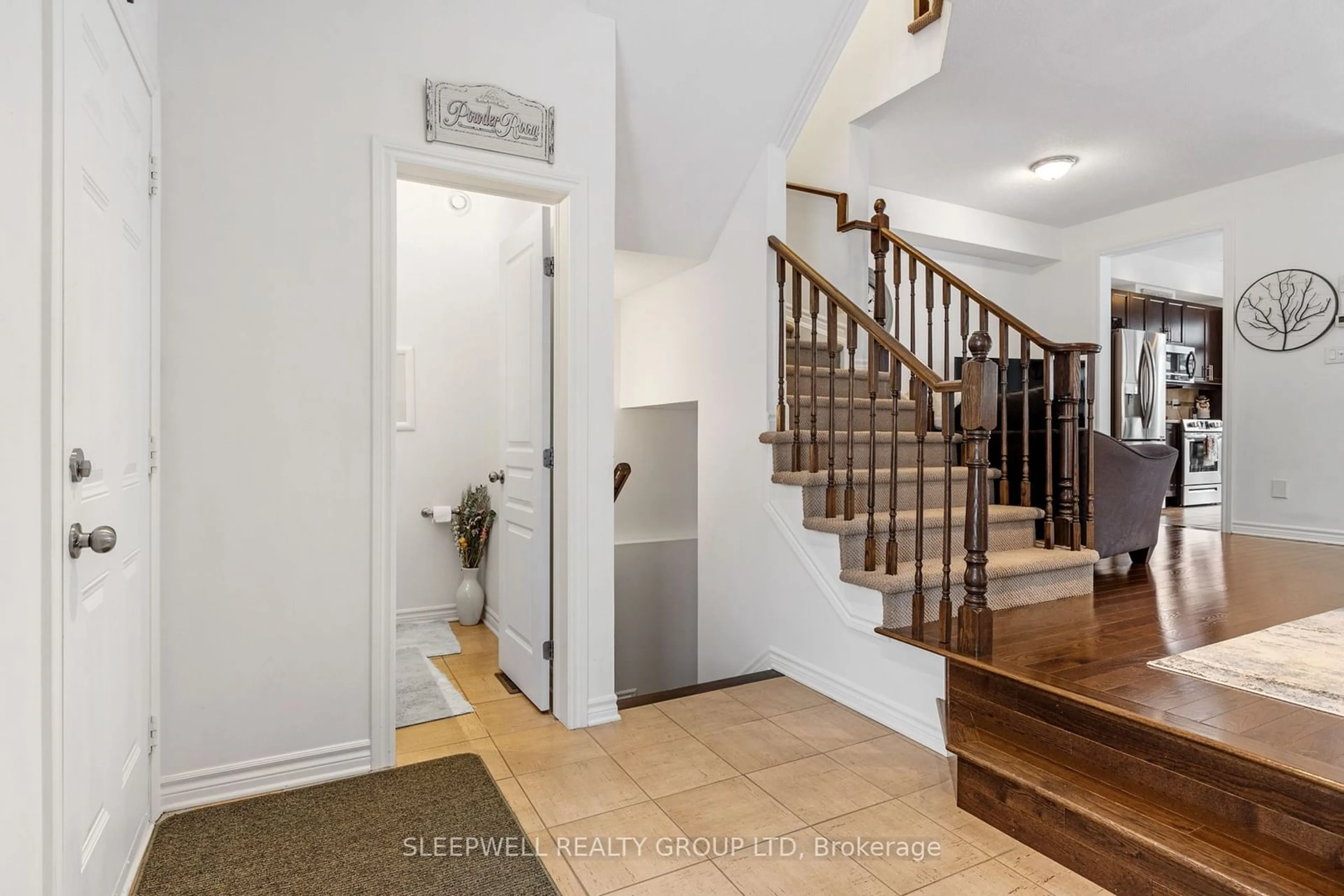 Indoor entryway for 285 Kinghaven Cres, Kanata Ontario K2M 3B4