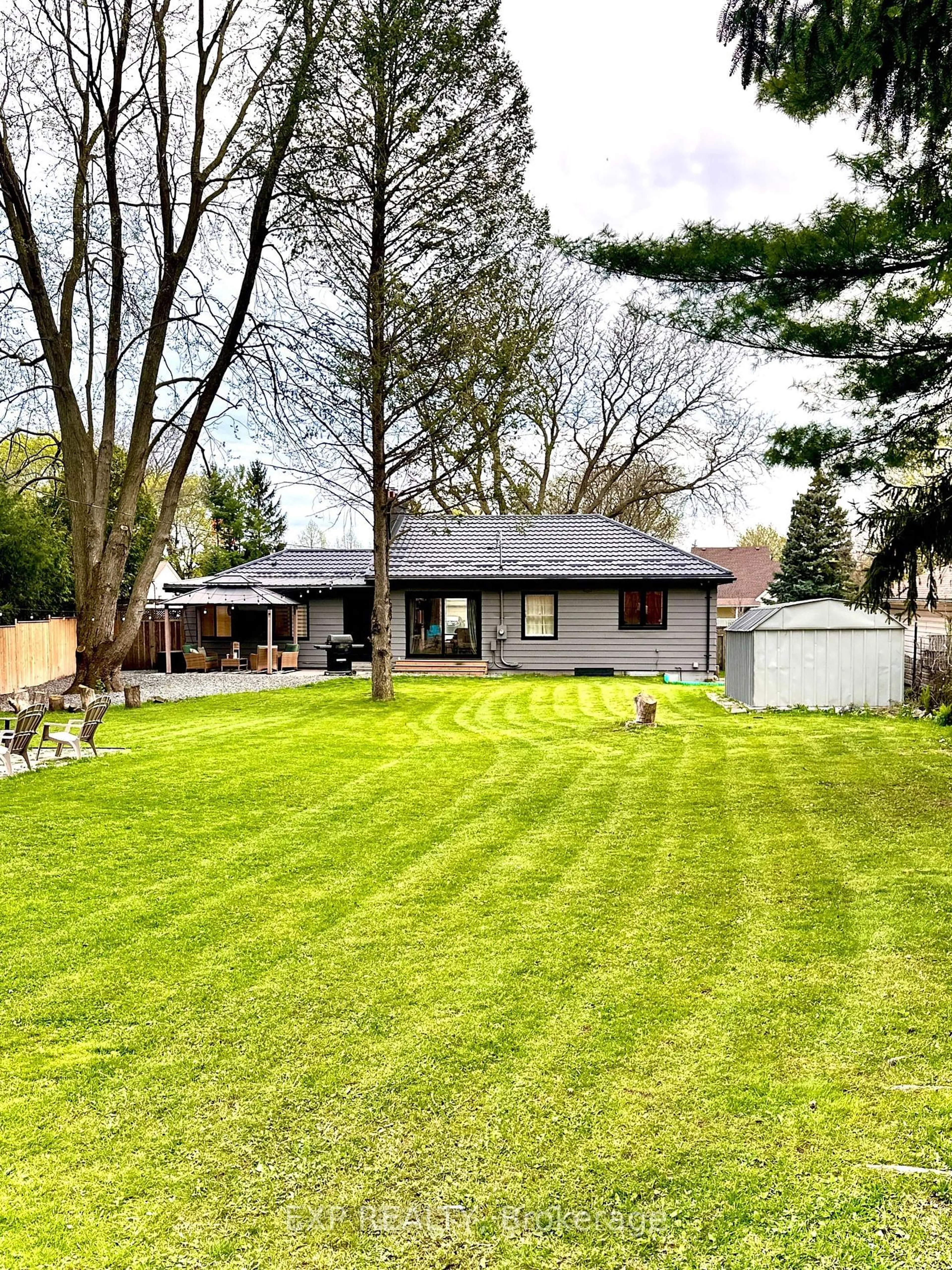 A pic from outside/outdoor area/front of a property/back of a property/a pic from drone, street for 462 Arvilla Blvd, London Ontario N5V 1S8