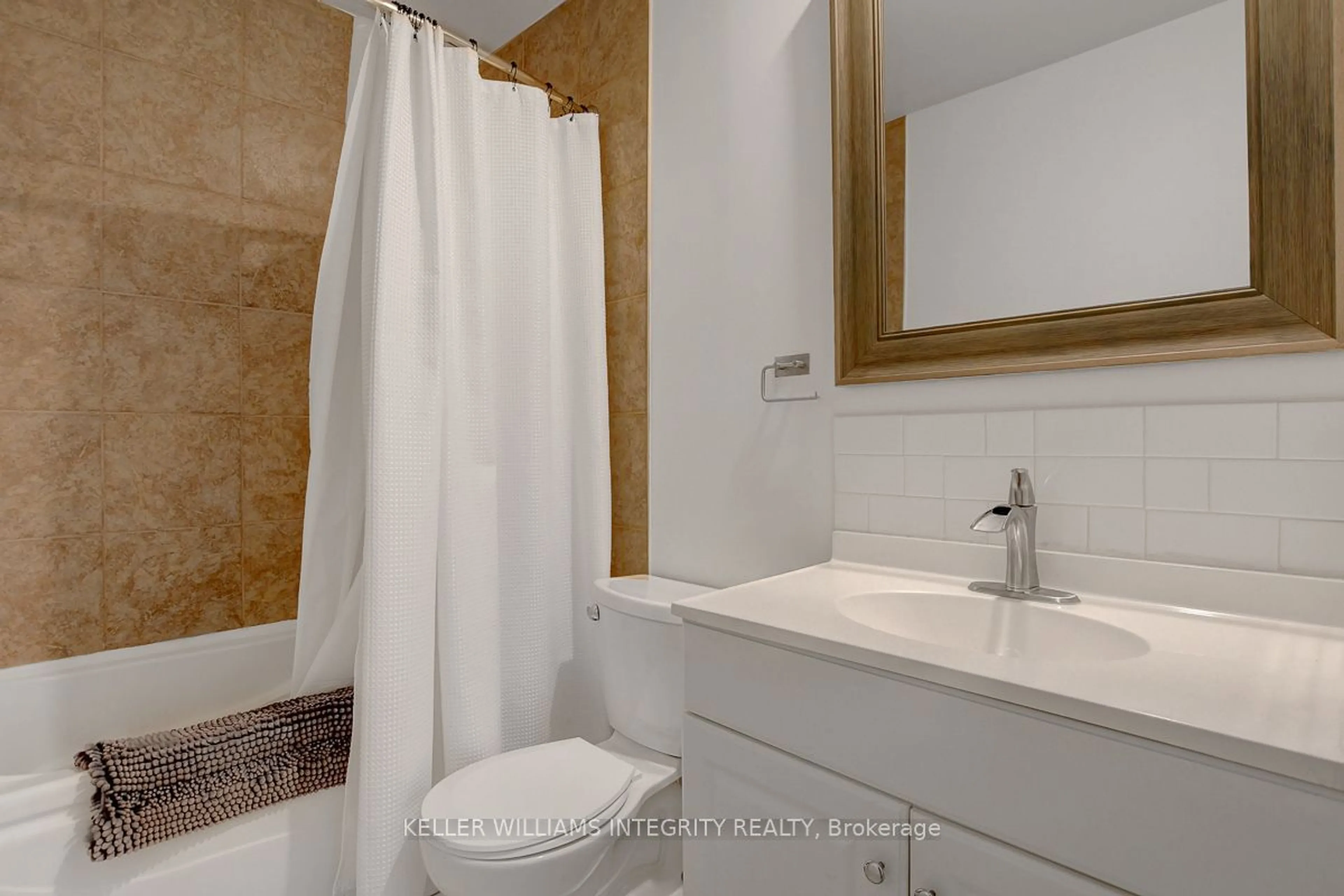 Standard bathroom, ceramic/tile floor for 79 Morton Dr, Kanata Ontario K2L 1W9