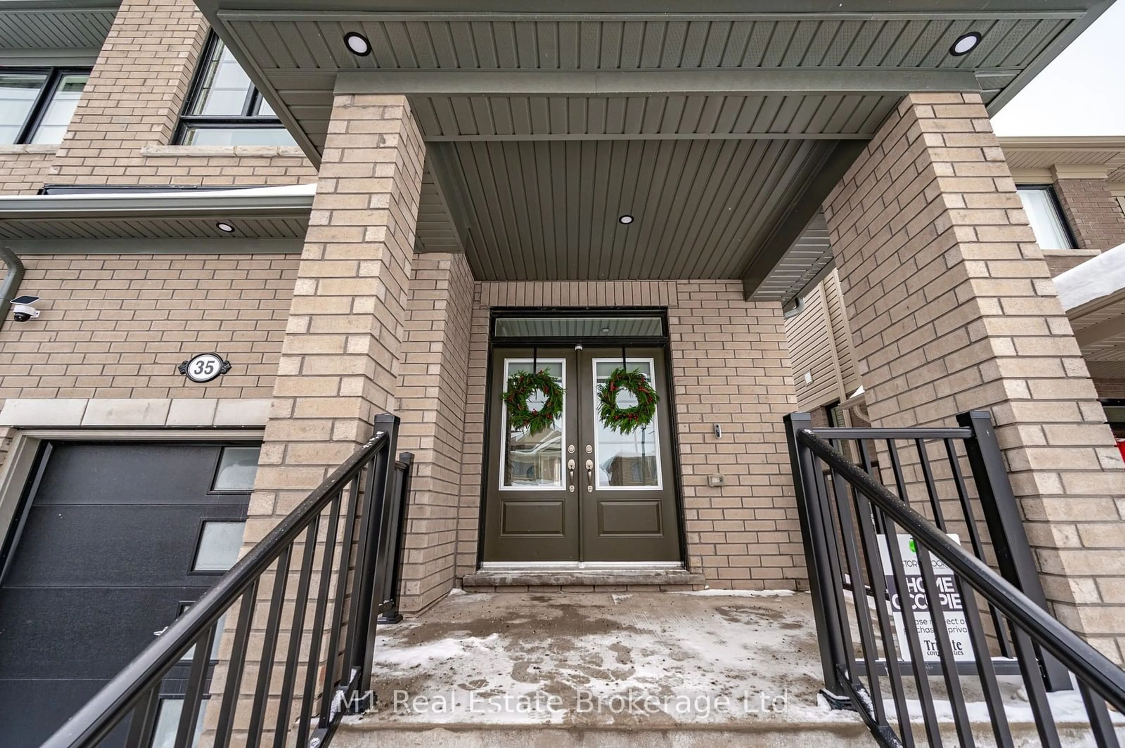 Indoor entryway for 35 Povey Rd, Centre Wellington Ontario N1M 0J5