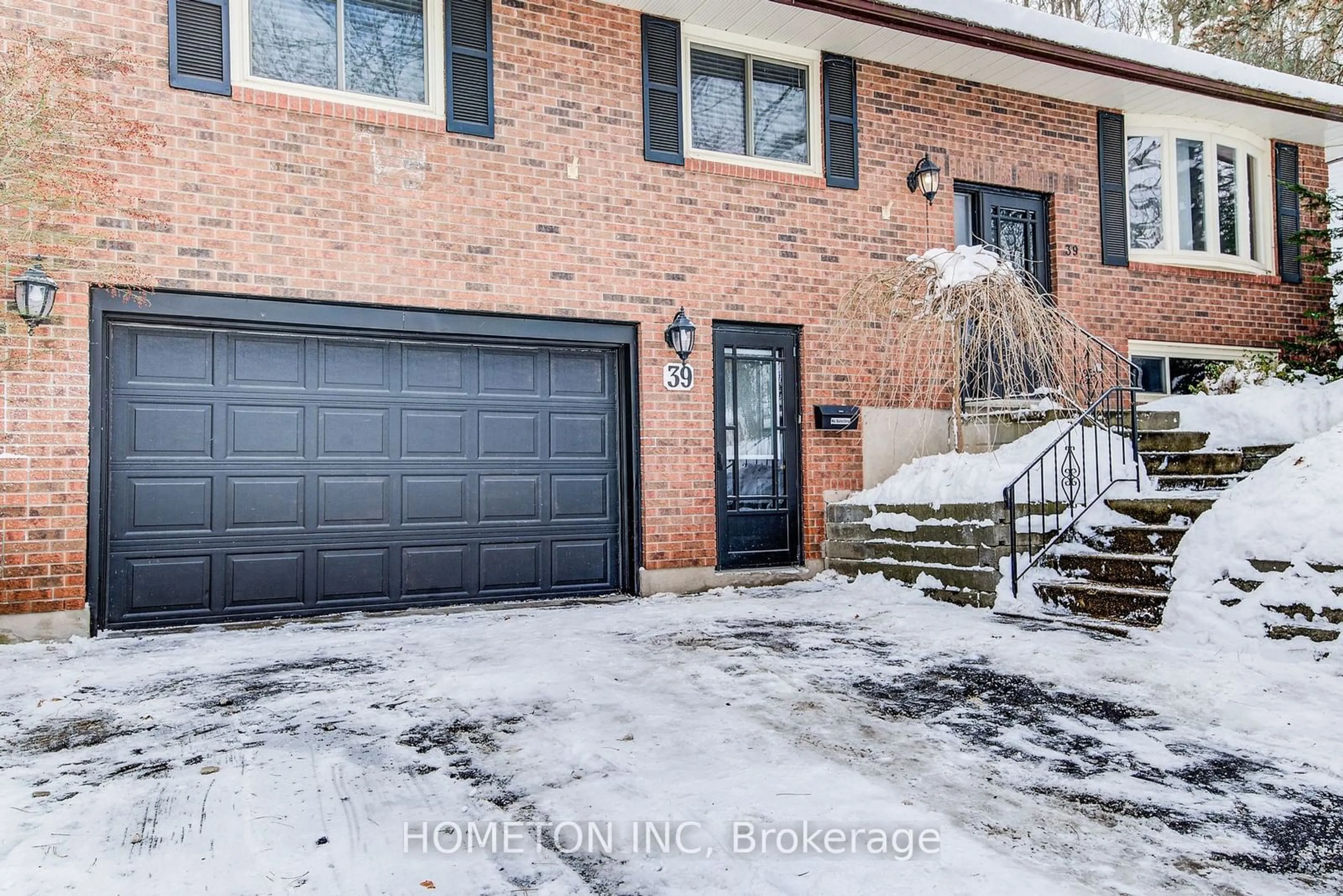 Home with brick exterior material, street for 39 Gordon St, Cambridge Ontario N1S 4K7