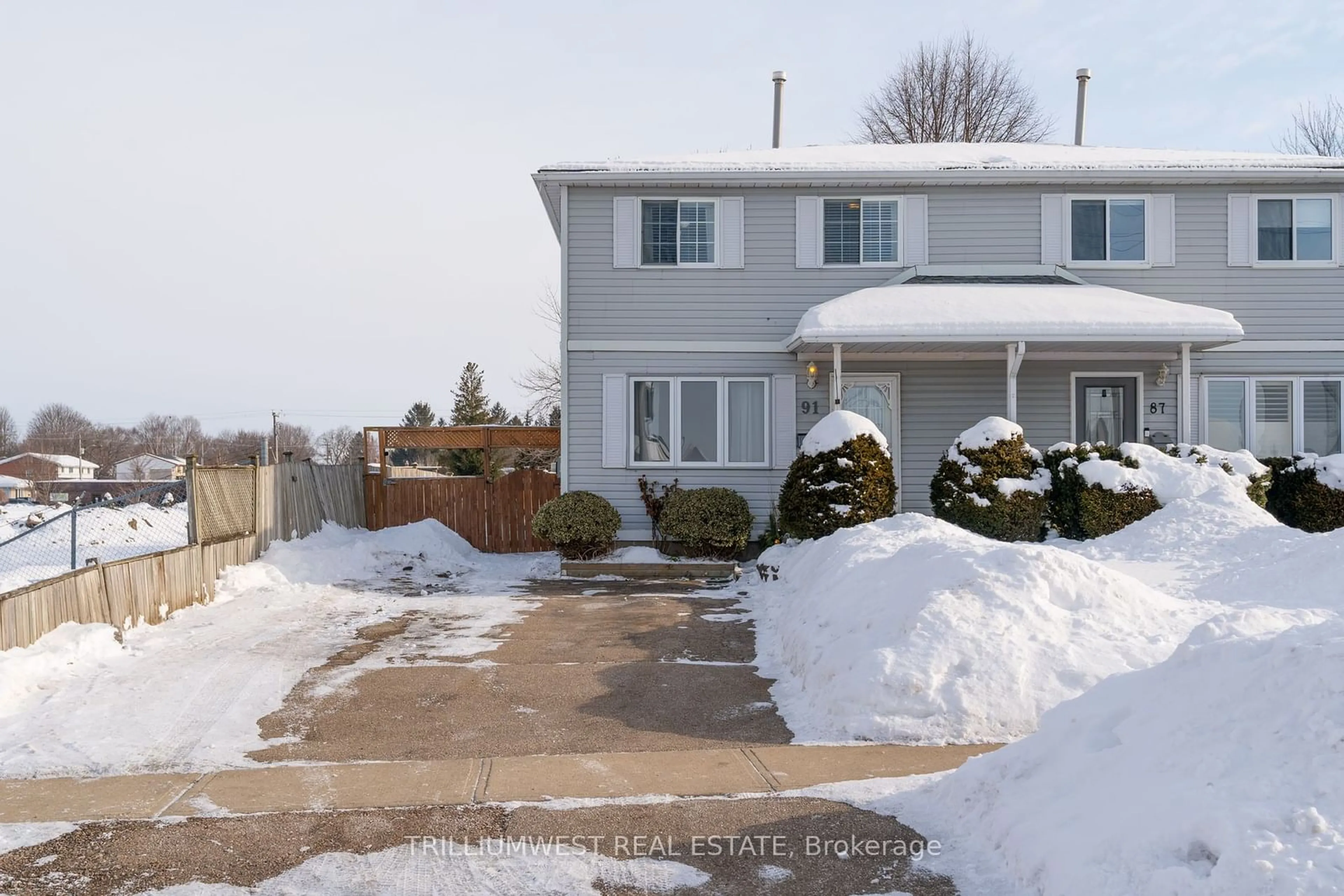 A pic from outside/outdoor area/front of a property/back of a property/a pic from drone, street for 91 Catherine St, Wilmot Ontario N3A 1Z7