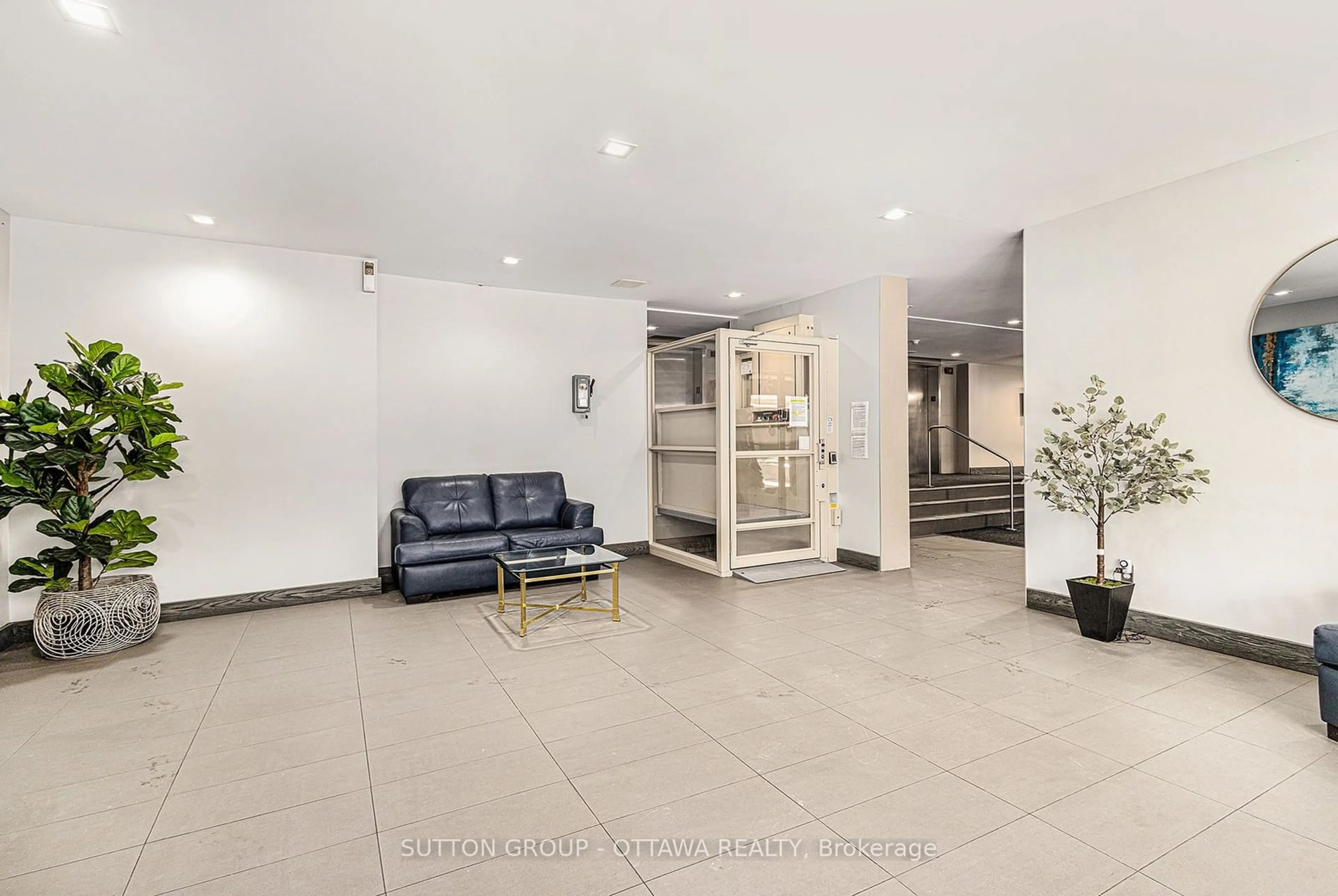 Lobby for 665 Bathgate Dr #601, Overbrook - Castleheights and Area Ontario K1K 3Y4