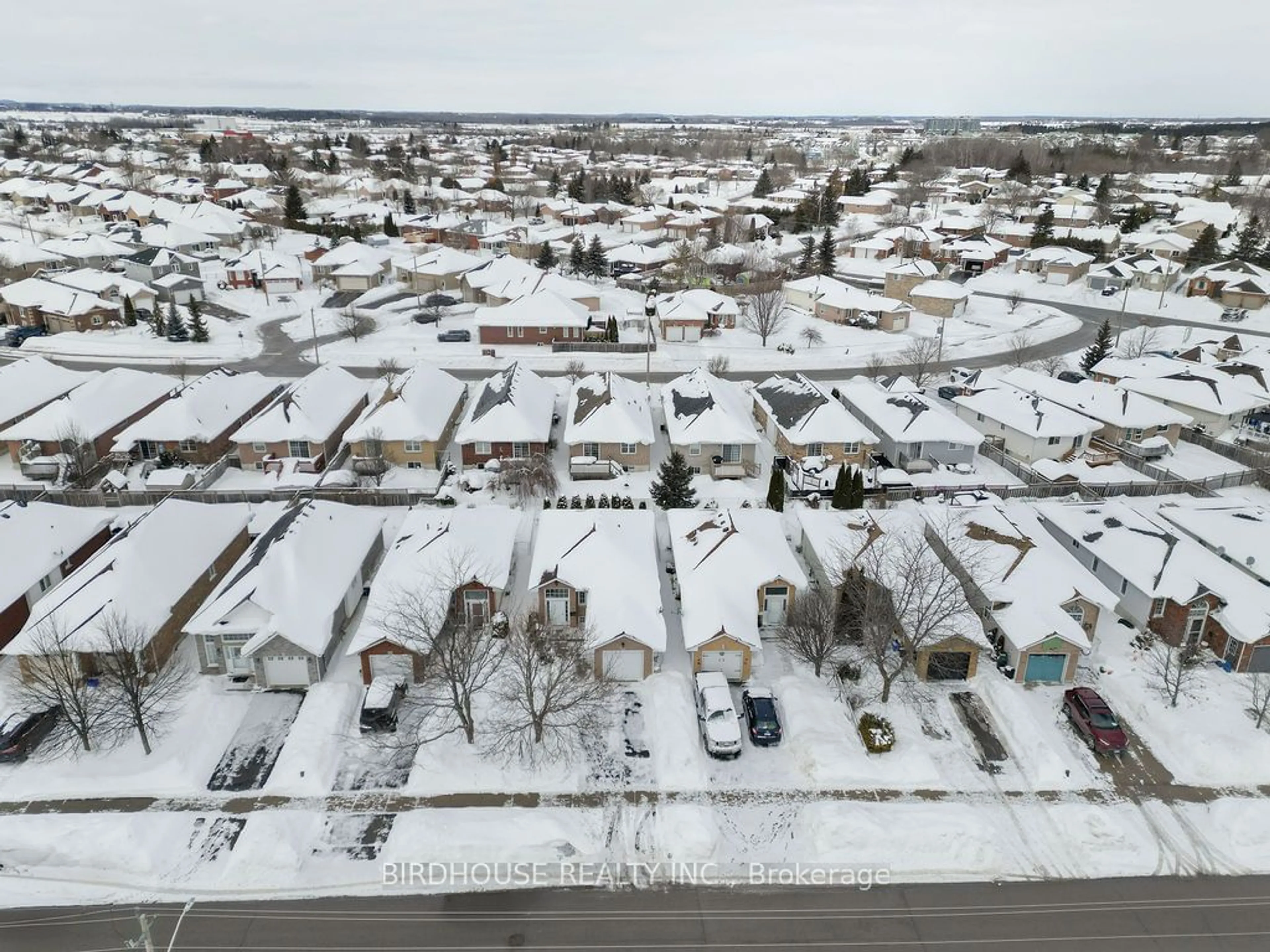 A pic from outside/outdoor area/front of a property/back of a property/a pic from drone, street for 27 Laurent Blvd, Kawartha Lakes Ontario K9V 6G3