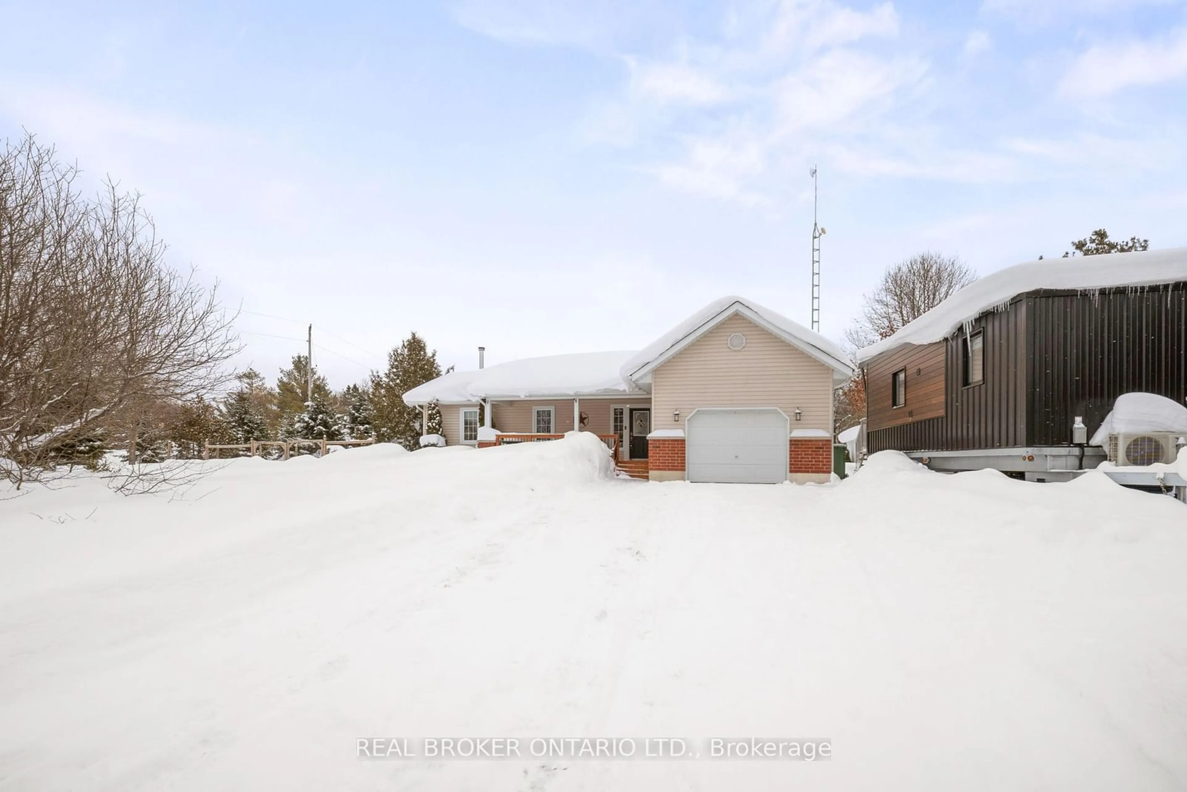 A pic from outside/outdoor area/front of a property/back of a property/a pic from drone, street for 160 James St, Grey Highlands Ontario N0C 1K0