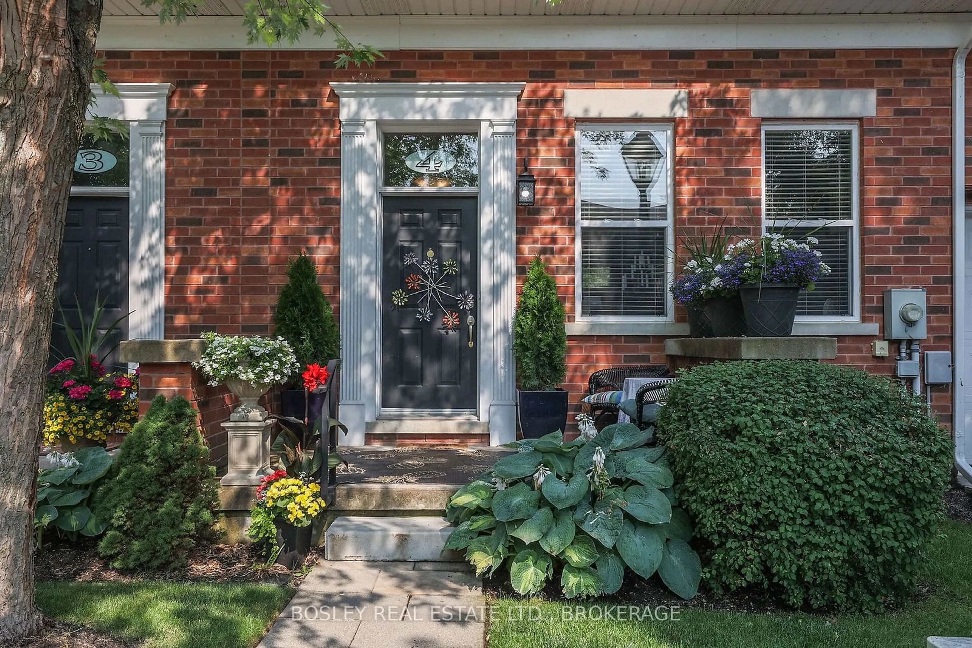 Home with brick exterior material, street for 481 VICTORIA St #TH 4, Niagara-on-the-Lake Ontario L0S 1J0