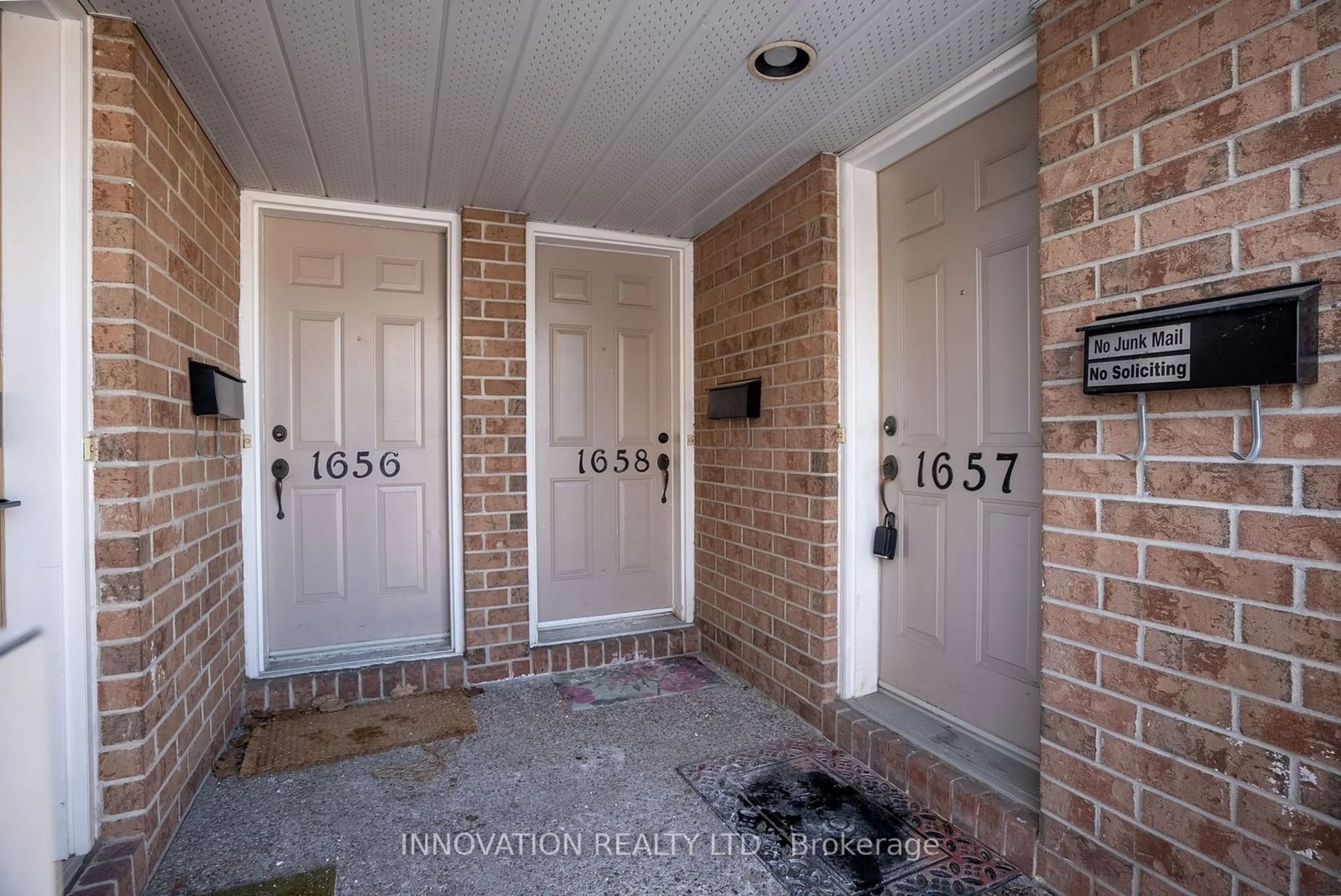 Indoor entryway for 1657 Locksley Lane #9, Beacon Hill North - South and Area Ontario K1J 1B6