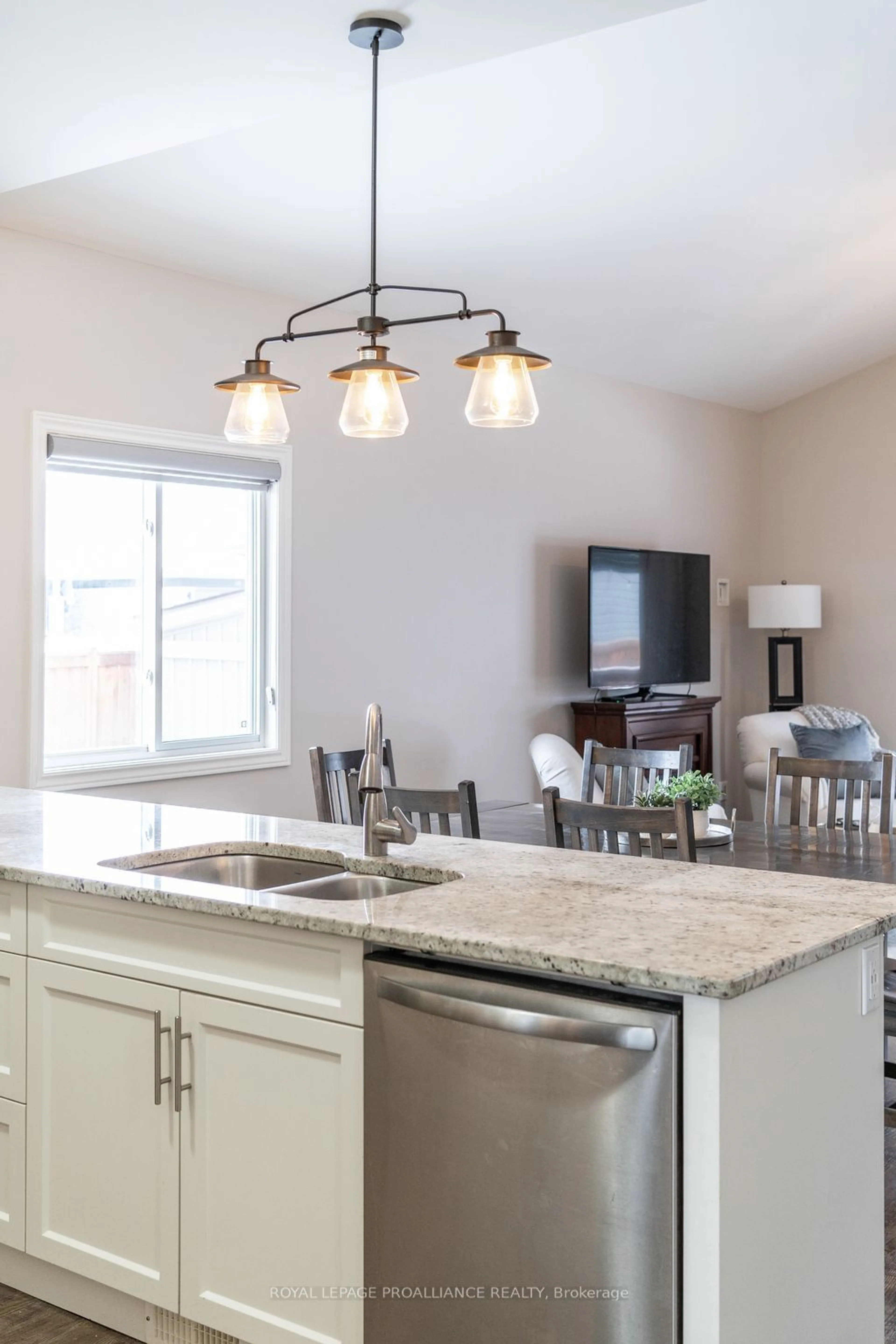 Open concept kitchen, unknown for 79 Glenview Cres, Belleville Ontario K8P 0A8