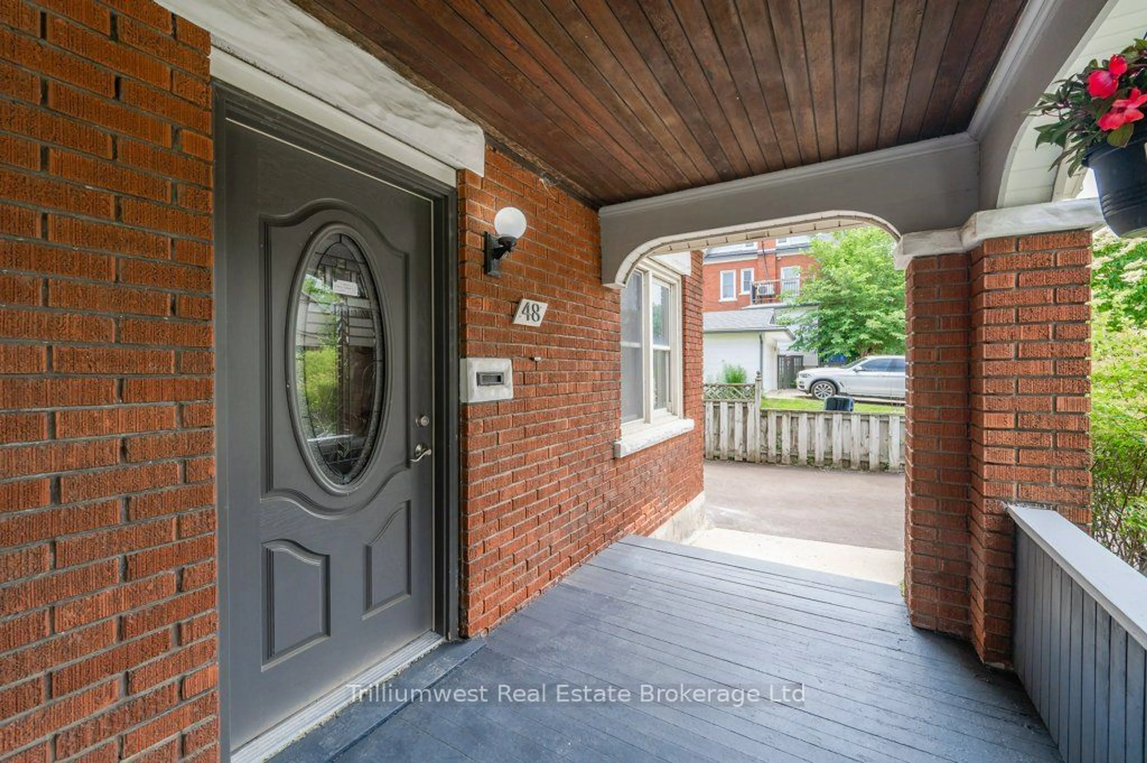 Indoor entryway for 48 TROY St, Kitchener Ontario N2H 1L8