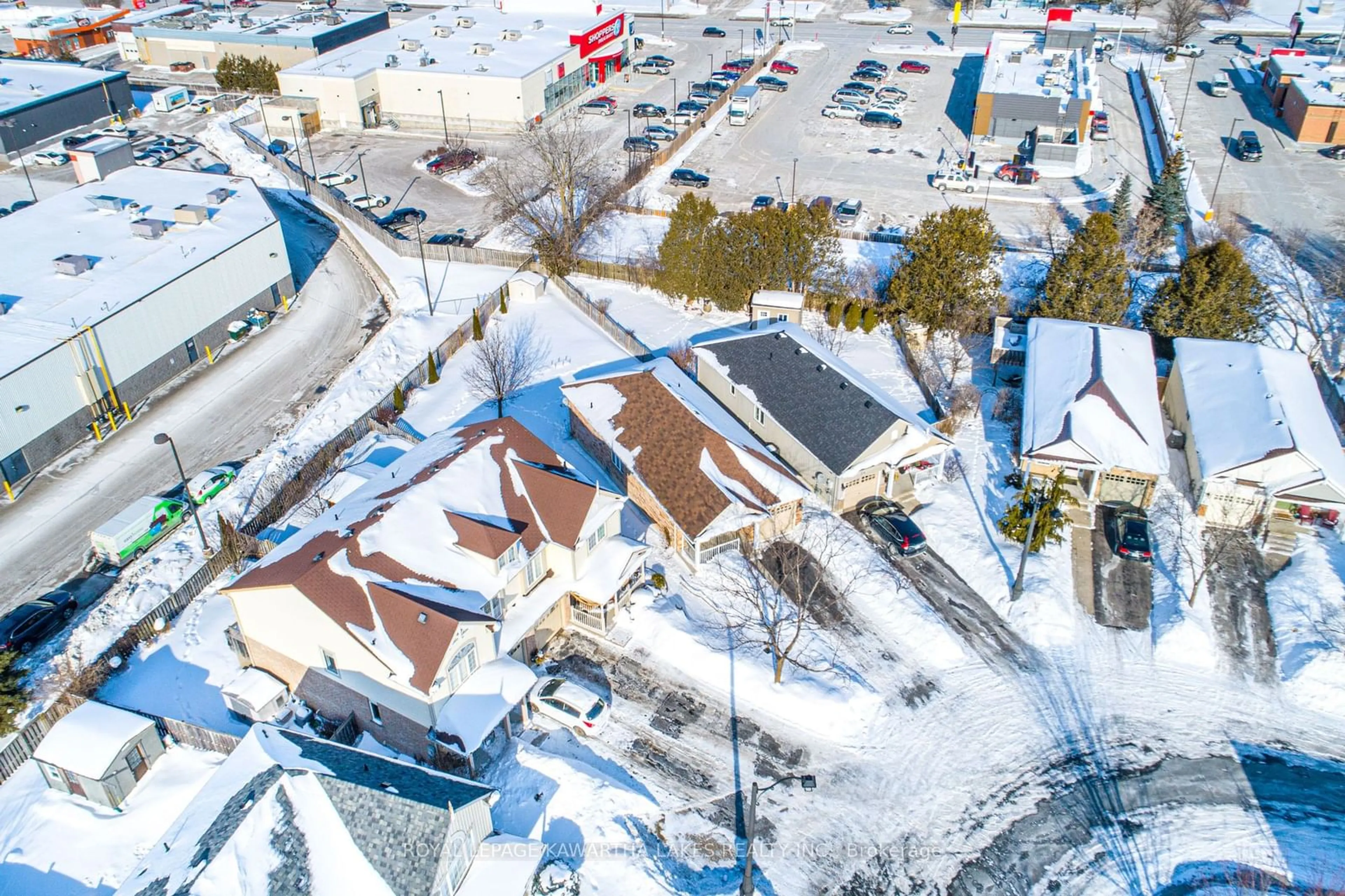 A pic from outside/outdoor area/front of a property/back of a property/a pic from drone, street for 36 Fallingbrook Cres, Kawartha Lakes Ontario K9V 0B3