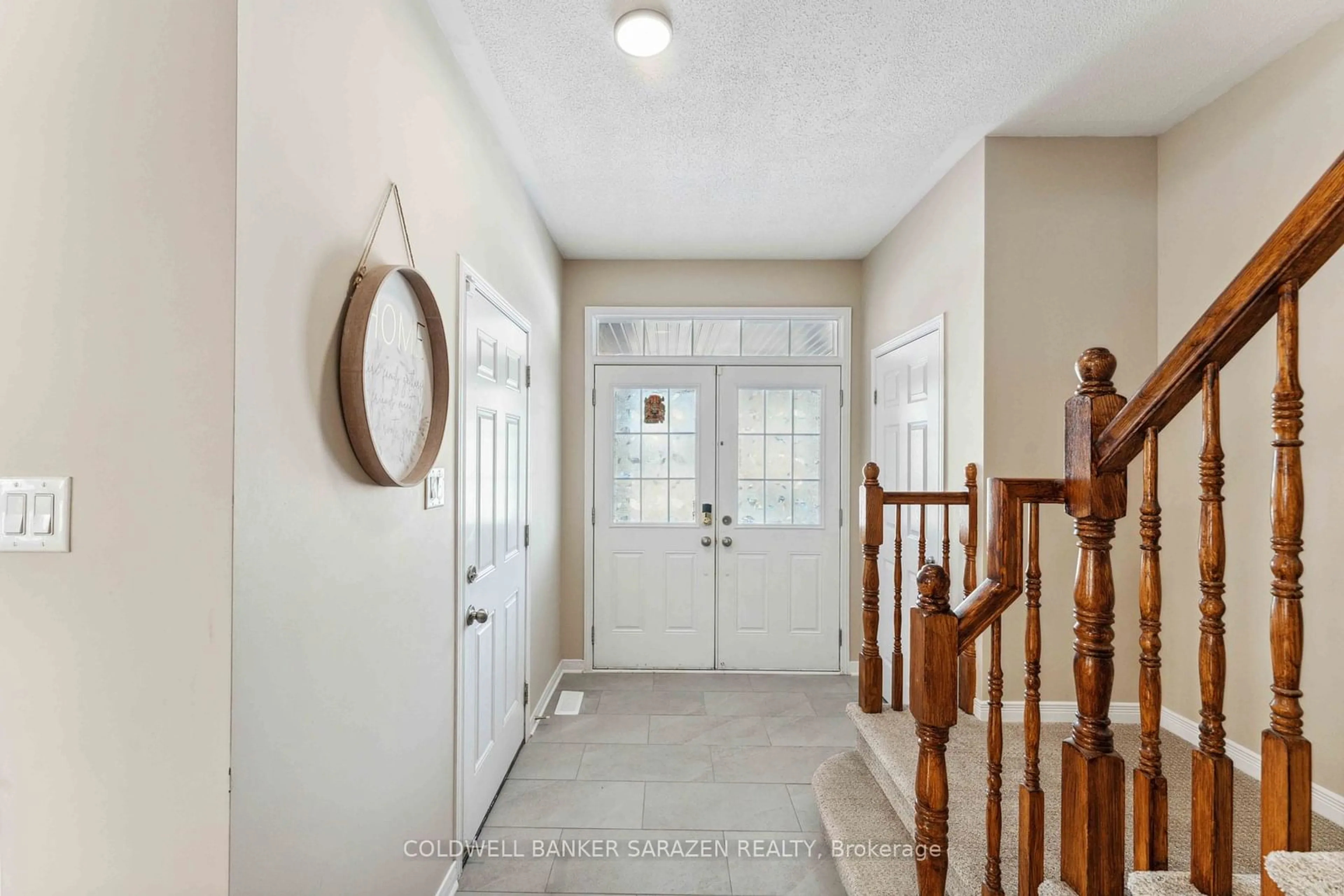 Indoor entryway for 660 Anjana Circ, Barrhaven Ontario K2J 0E2