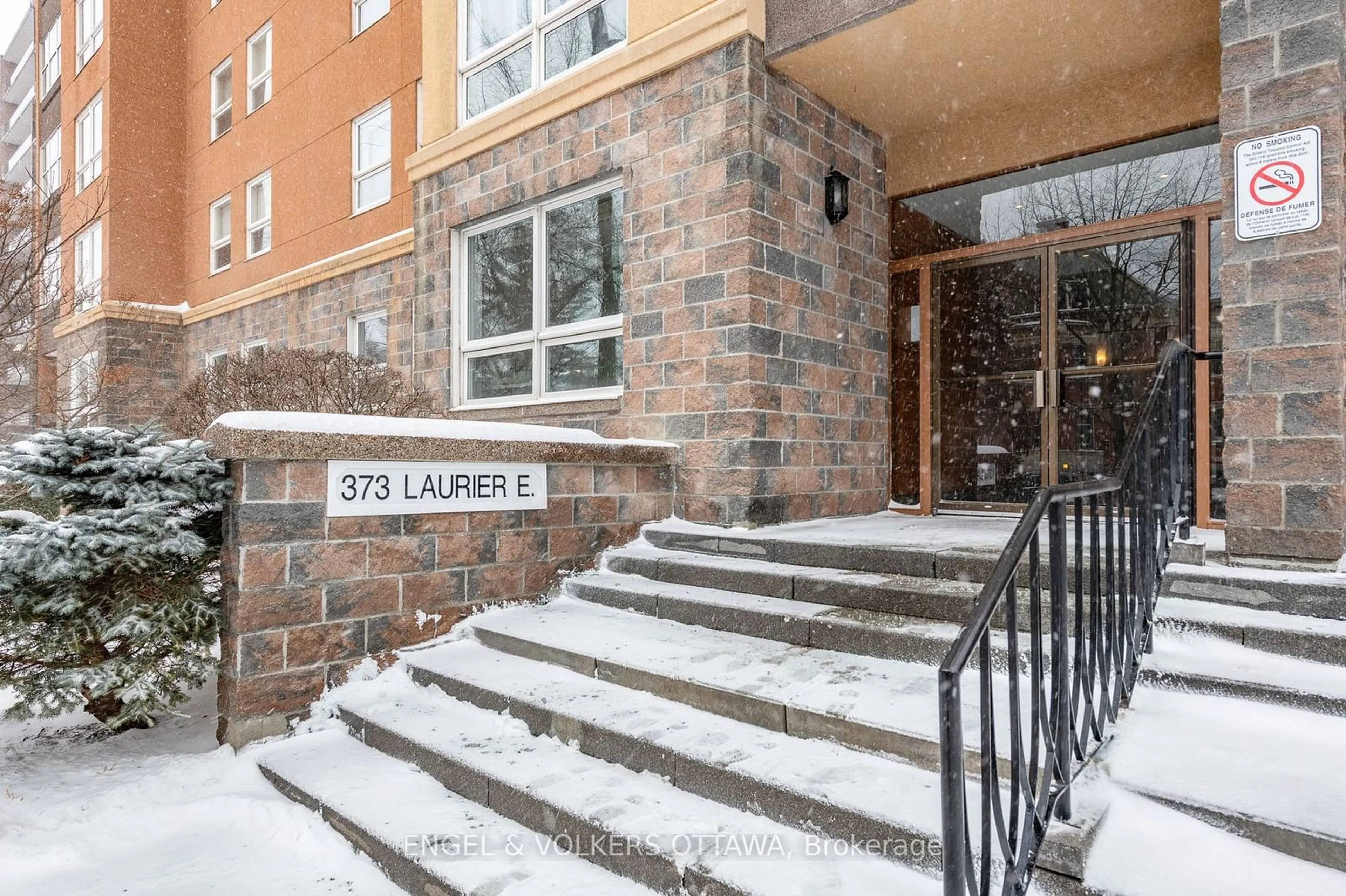 Lobby for 373 LAURIER Ave #906, Lower Town - Sandy Hill Ontario K1N 8X6