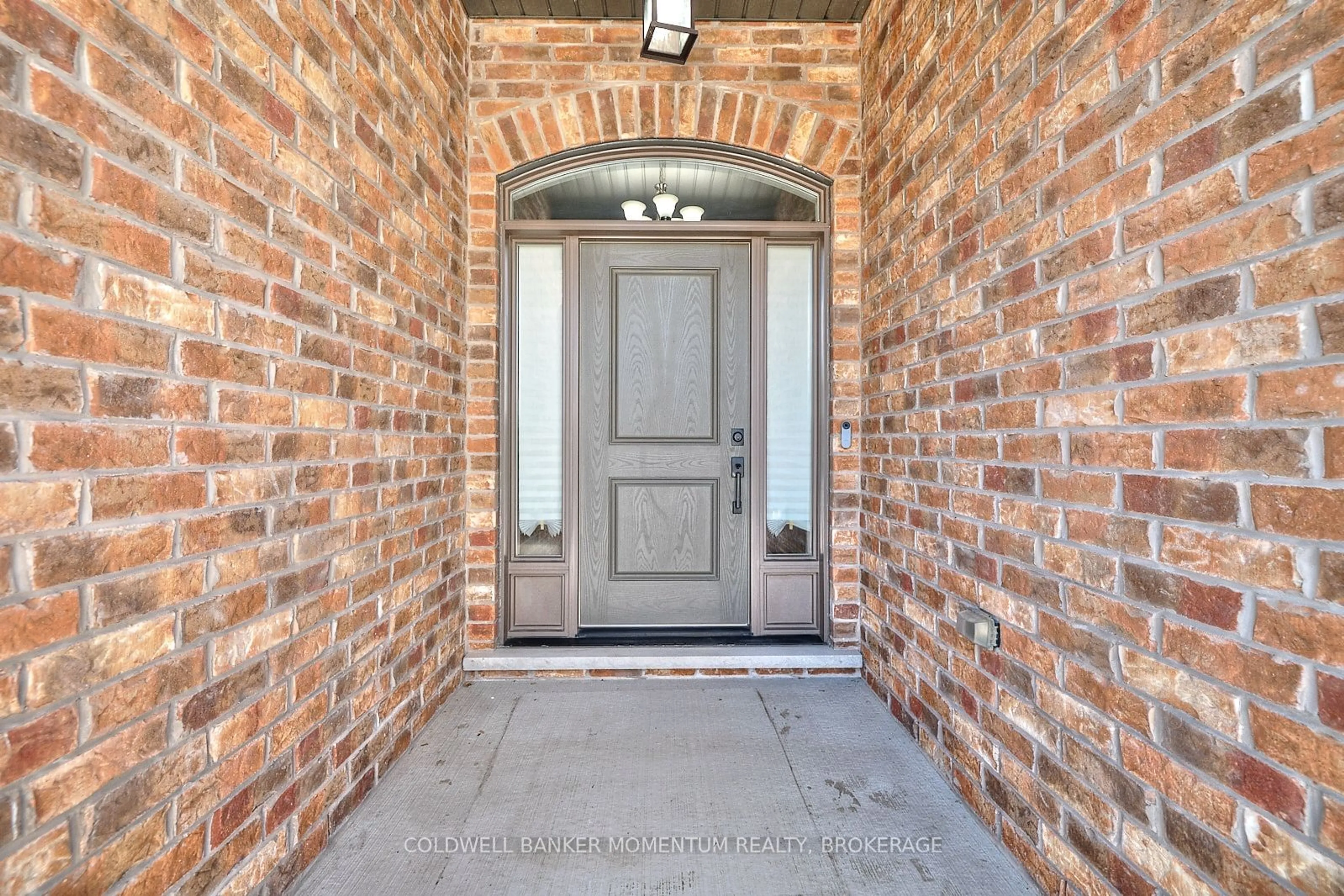 Indoor entryway for 123 Forest Ridge Crt, Welland Ontario L3C 0C2