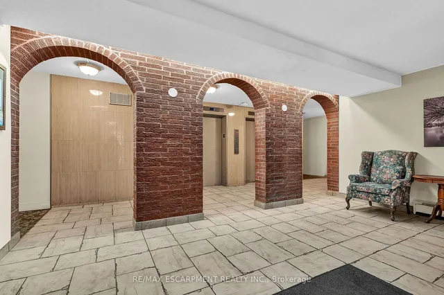 Additional property image - 851 Queenston Rd Unit 607