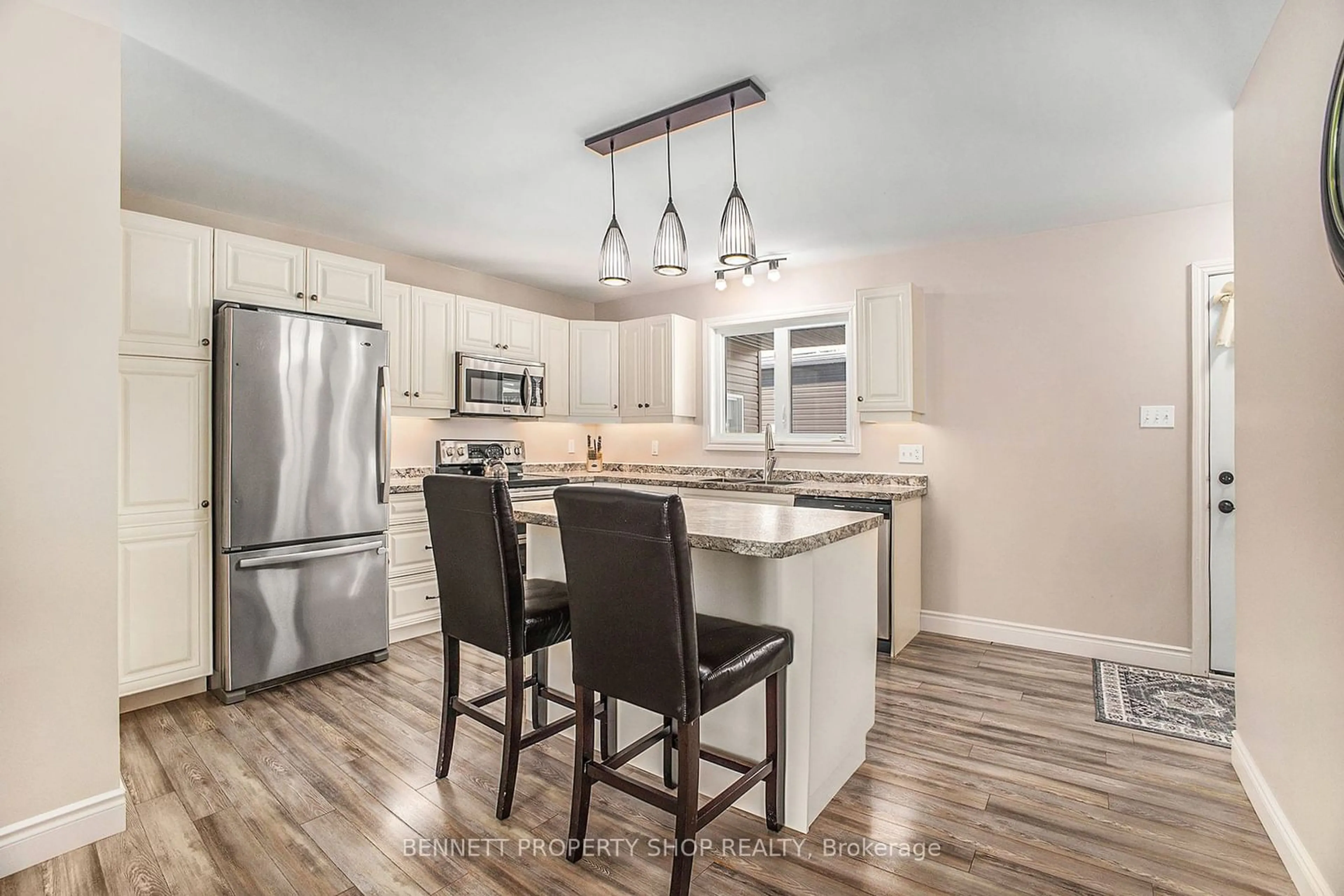 Open concept kitchen, unknown for 72 Otteridge Dr, Renfrew Ontario K7V 0A1