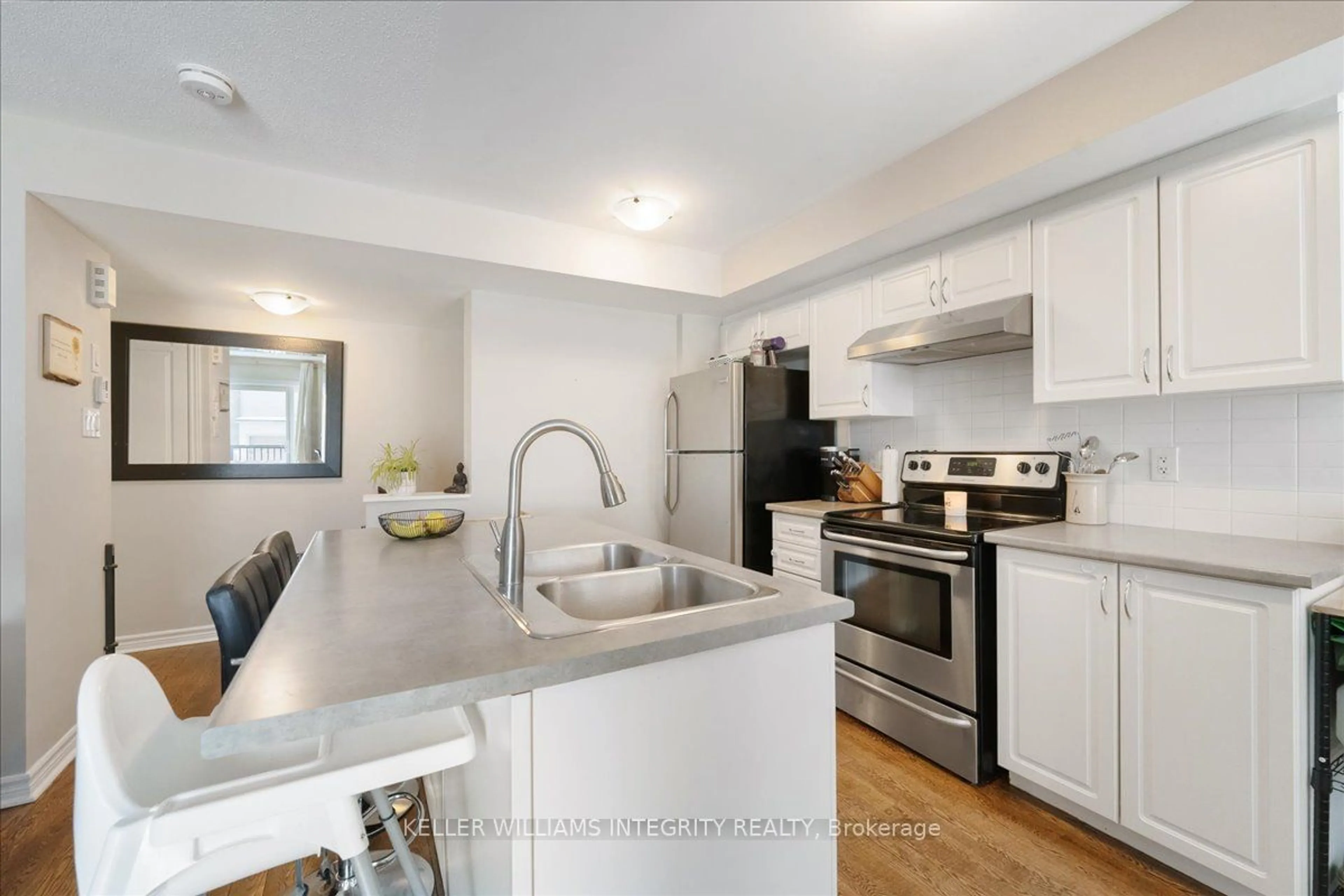 Open concept kitchen, unknown for 301 Des Tilleuls Private #21, Orleans - Cumberland and Area Ontario K4A 3W4