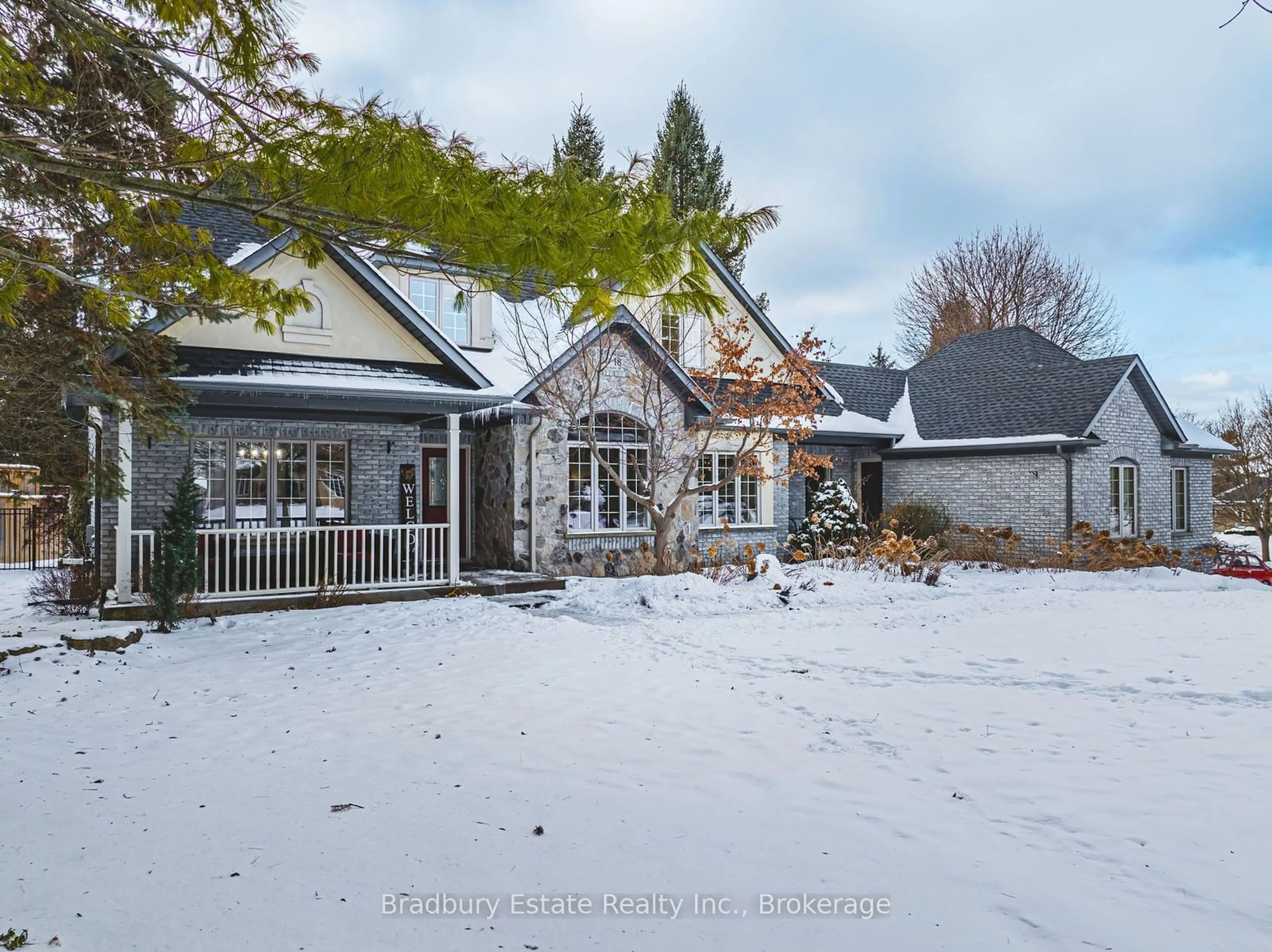 A pic from outside/outdoor area/front of a property/back of a property/a pic from drone, street for 18 Palomino Dr, Hamilton Ontario L0R 1H3