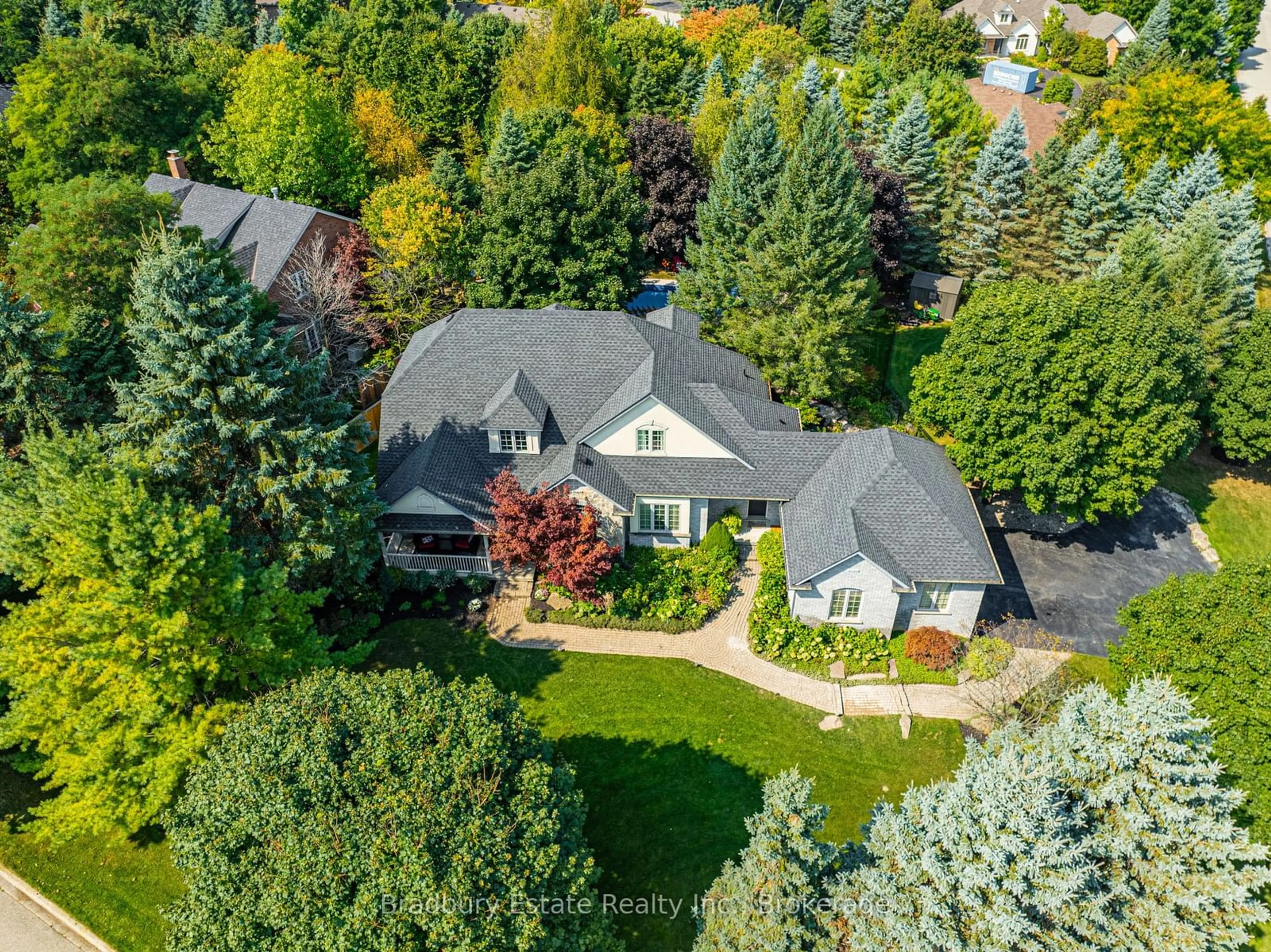 A pic from outside/outdoor area/front of a property/back of a property/a pic from drone, street for 18 Palomino Dr, Hamilton Ontario L0R 1H3