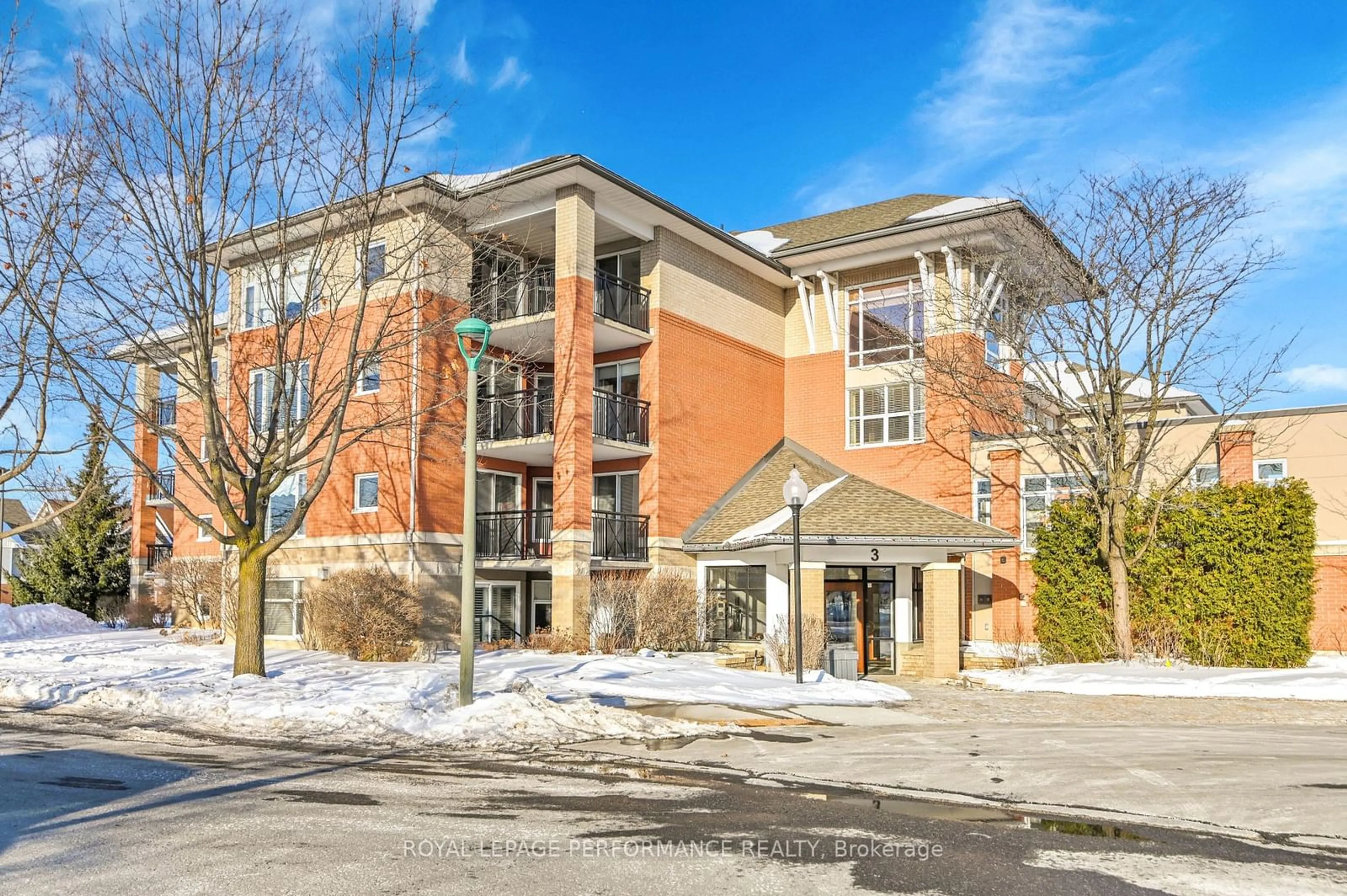 Indoor foyer for 3 Meridian Pl #106, Ottawa Ontario K2G 6N1