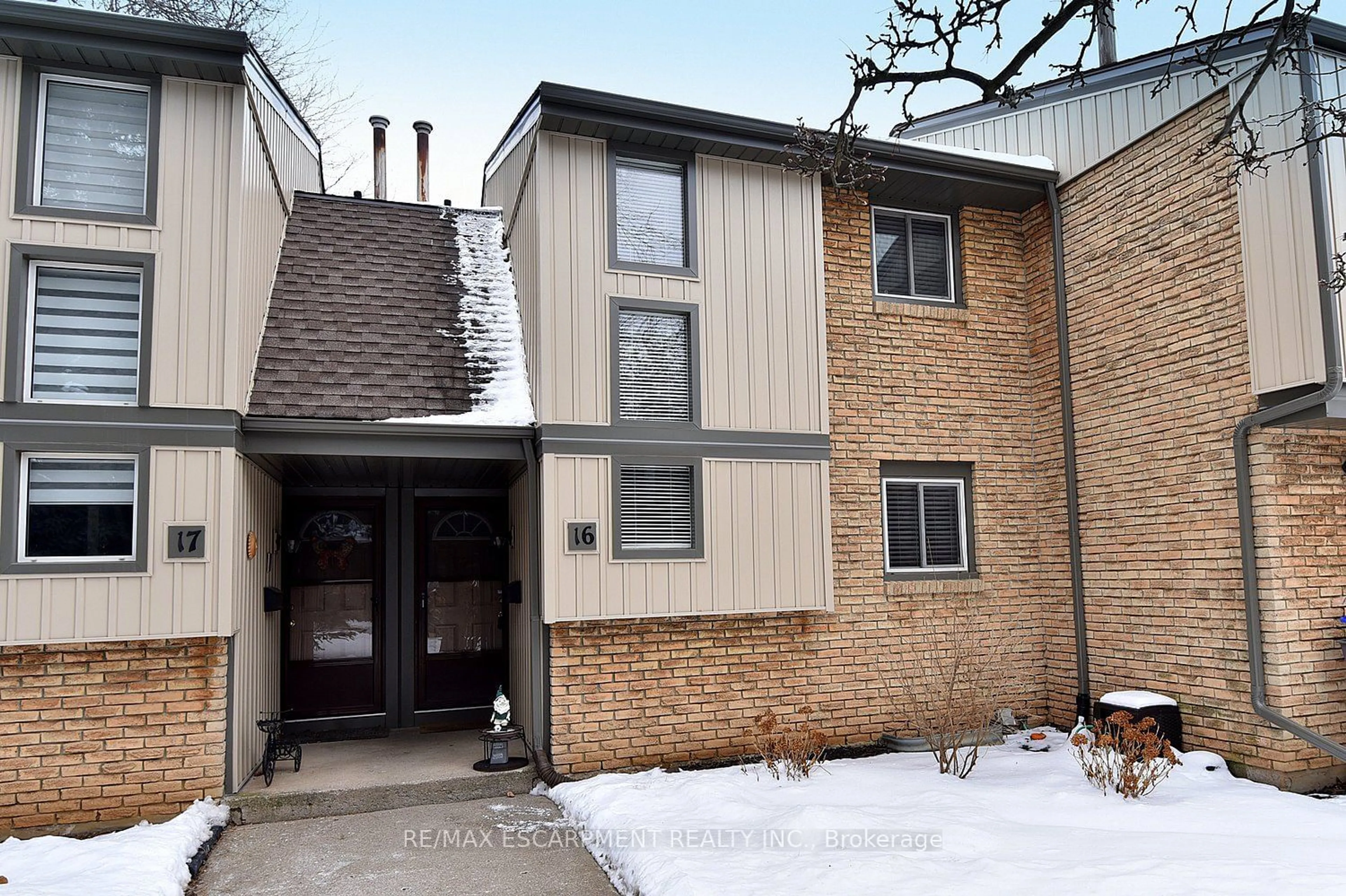 Unknown for 302 Vine St #16, St. Catharines Ontario L2M 7M6