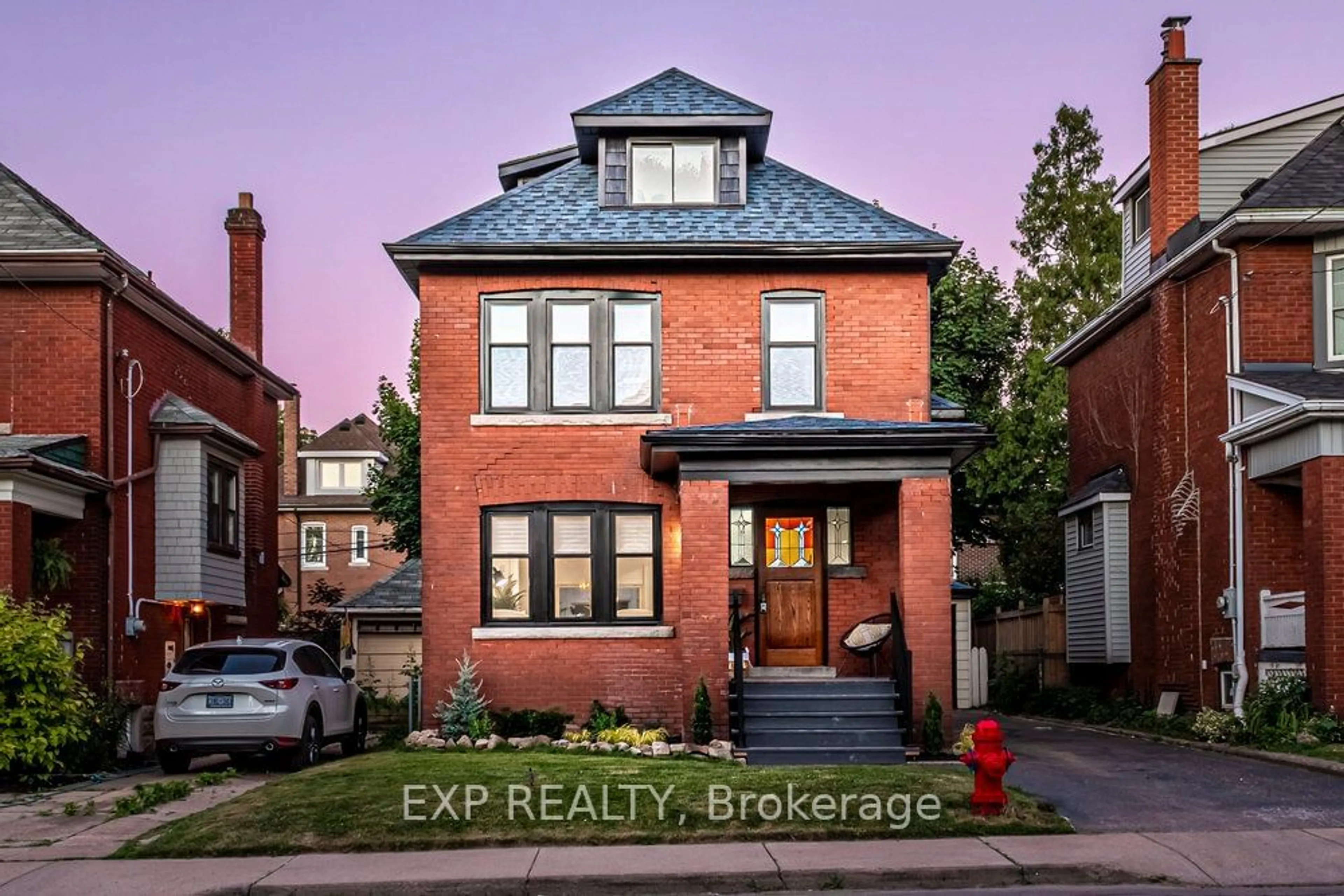 Home with brick exterior material, street for 113 Eastbourne Ave, Hamilton Ontario L8M 2M9