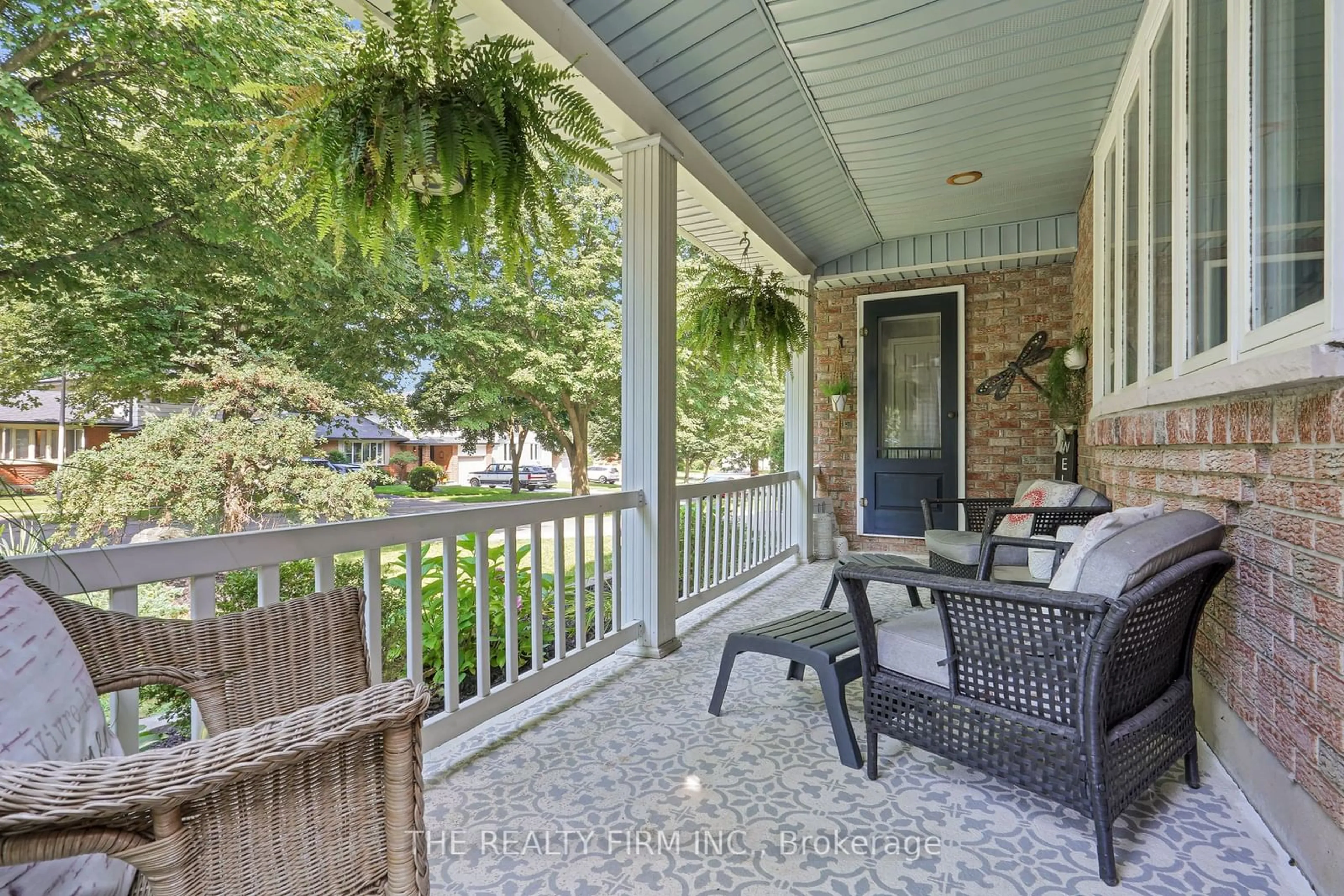 Patio, street for 101 Sandalwood Cres, London Ontario N6G 2Z6