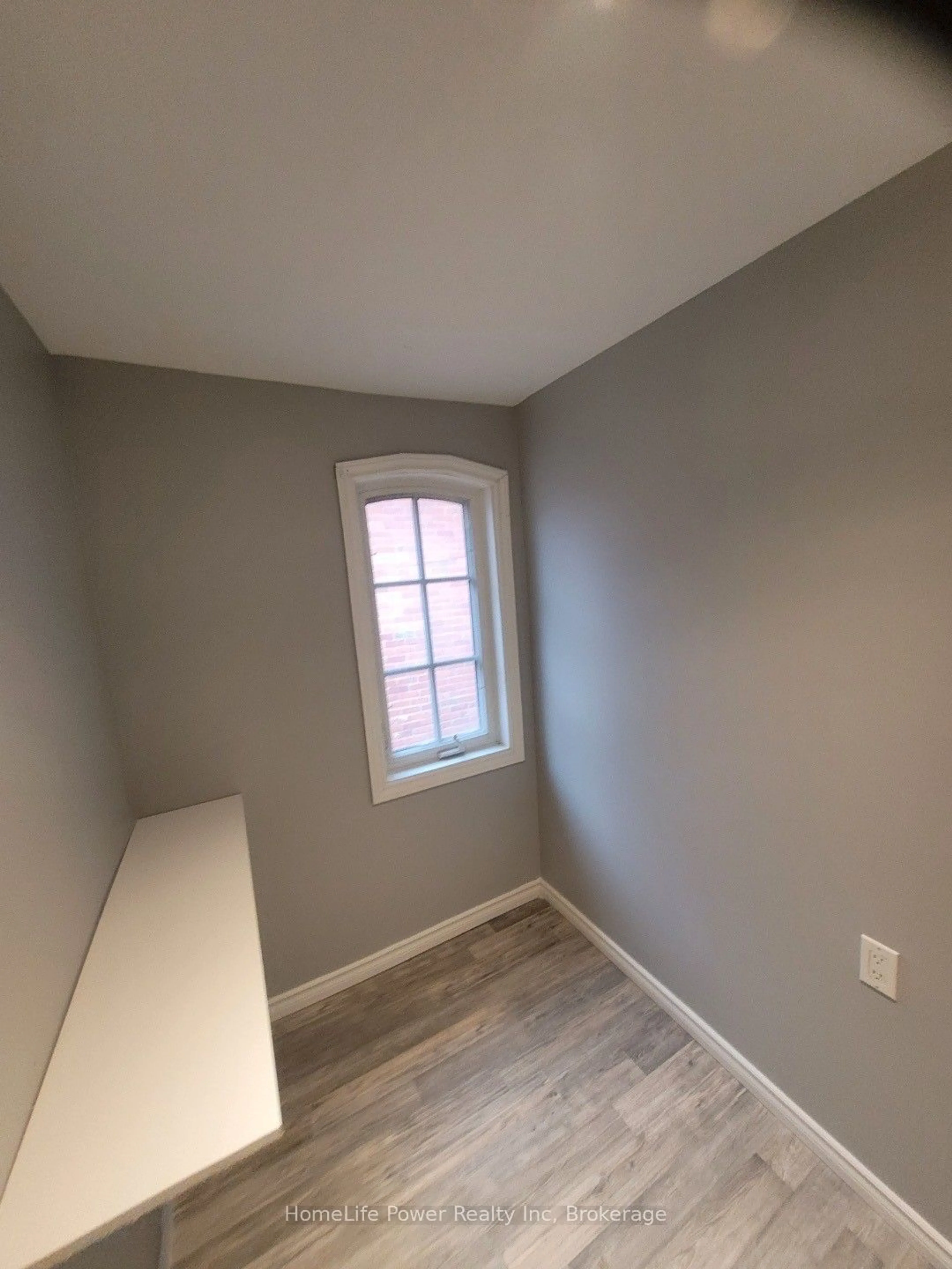 A pic of a room for 98 Talbot St, Essex Ontario N8M 1B2