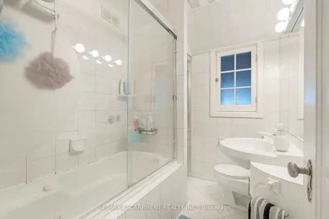 Additional property image - 4 Forsyth Ave