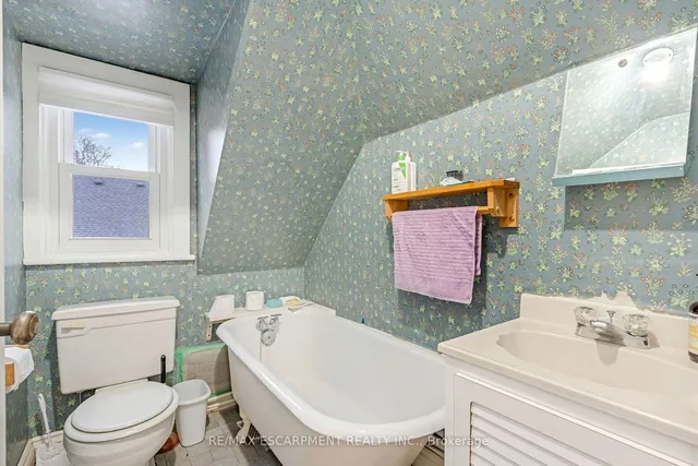 Additional property image - 4 Forsyth Ave
