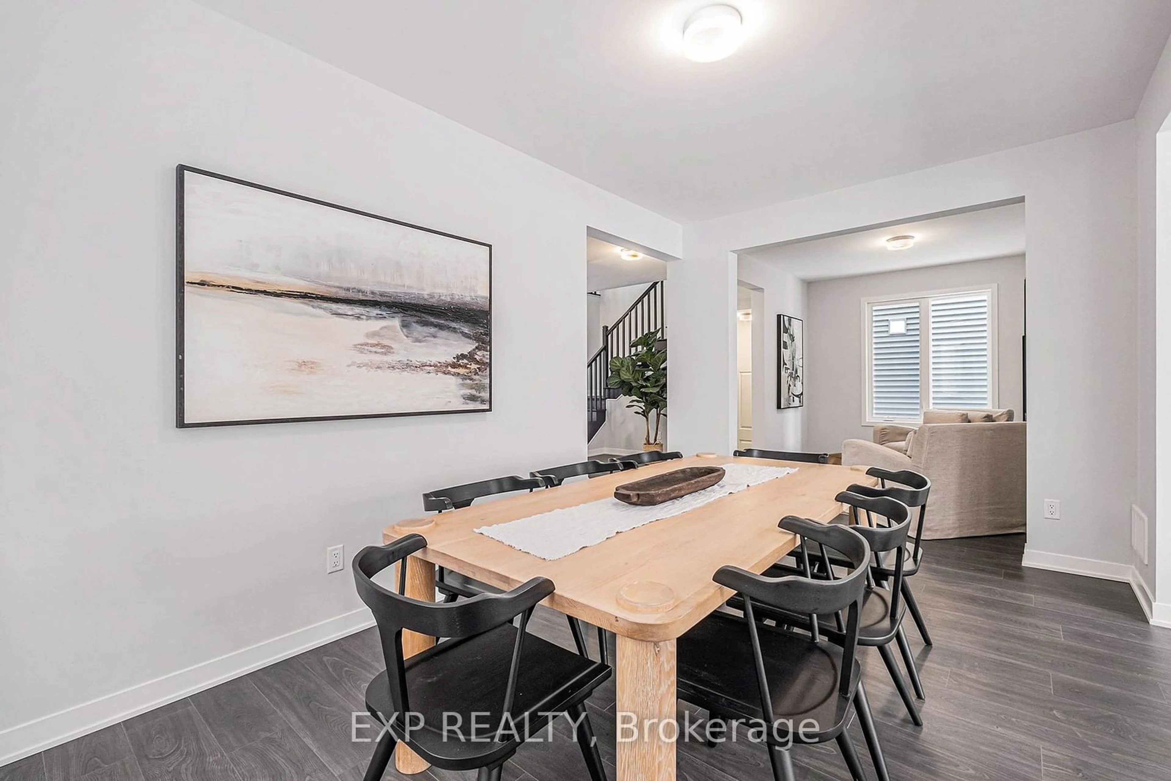 Dining room, wood/laminate floor for 6358 Ottawa St, Stittsville - Munster - Richmond Ontario K0A 2Z0