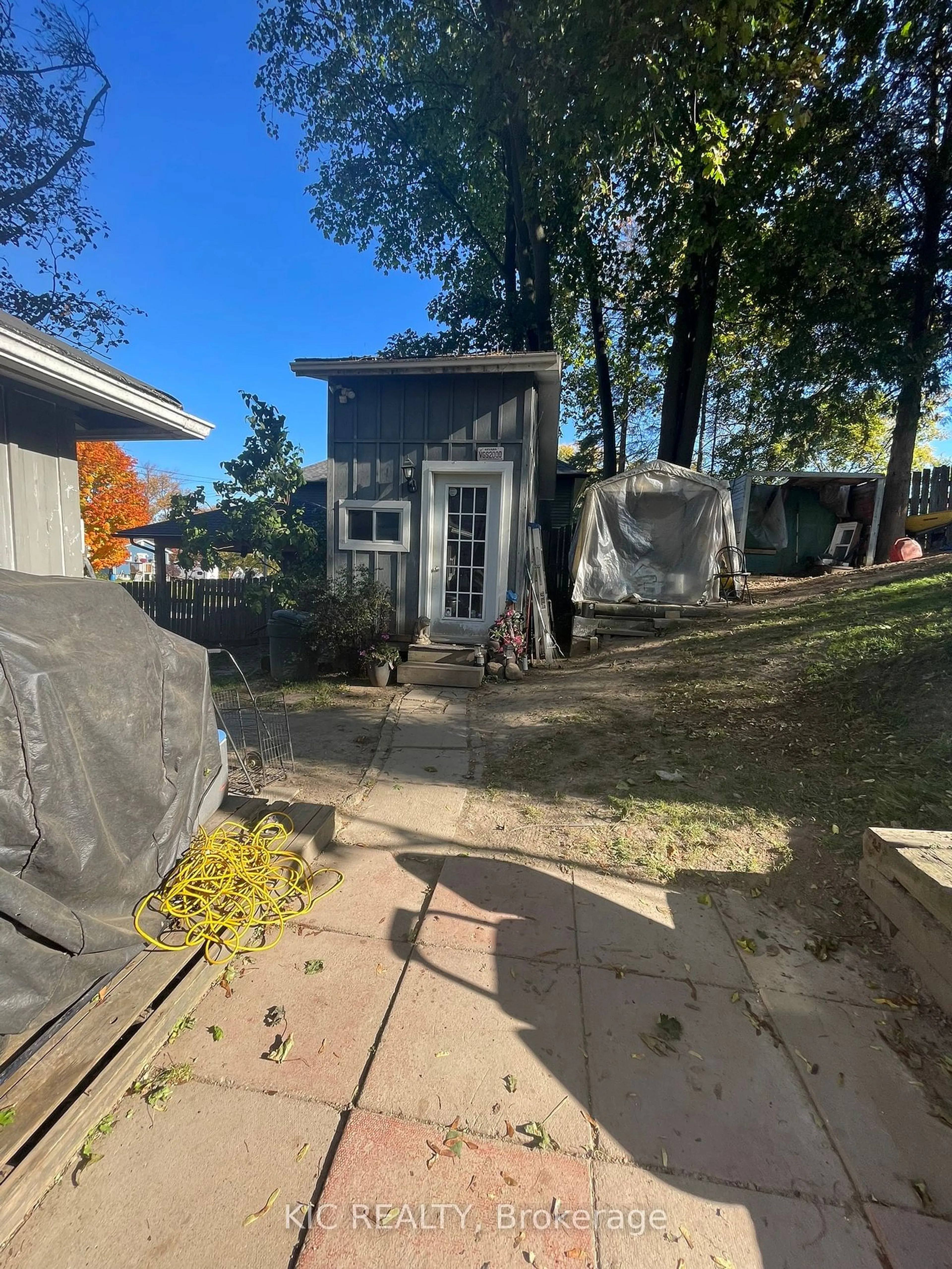 A pic from outside/outdoor area/front of a property/back of a property/a pic from drone, street for 7125 LAKE St, Hamilton Township Ontario K0L 1E0