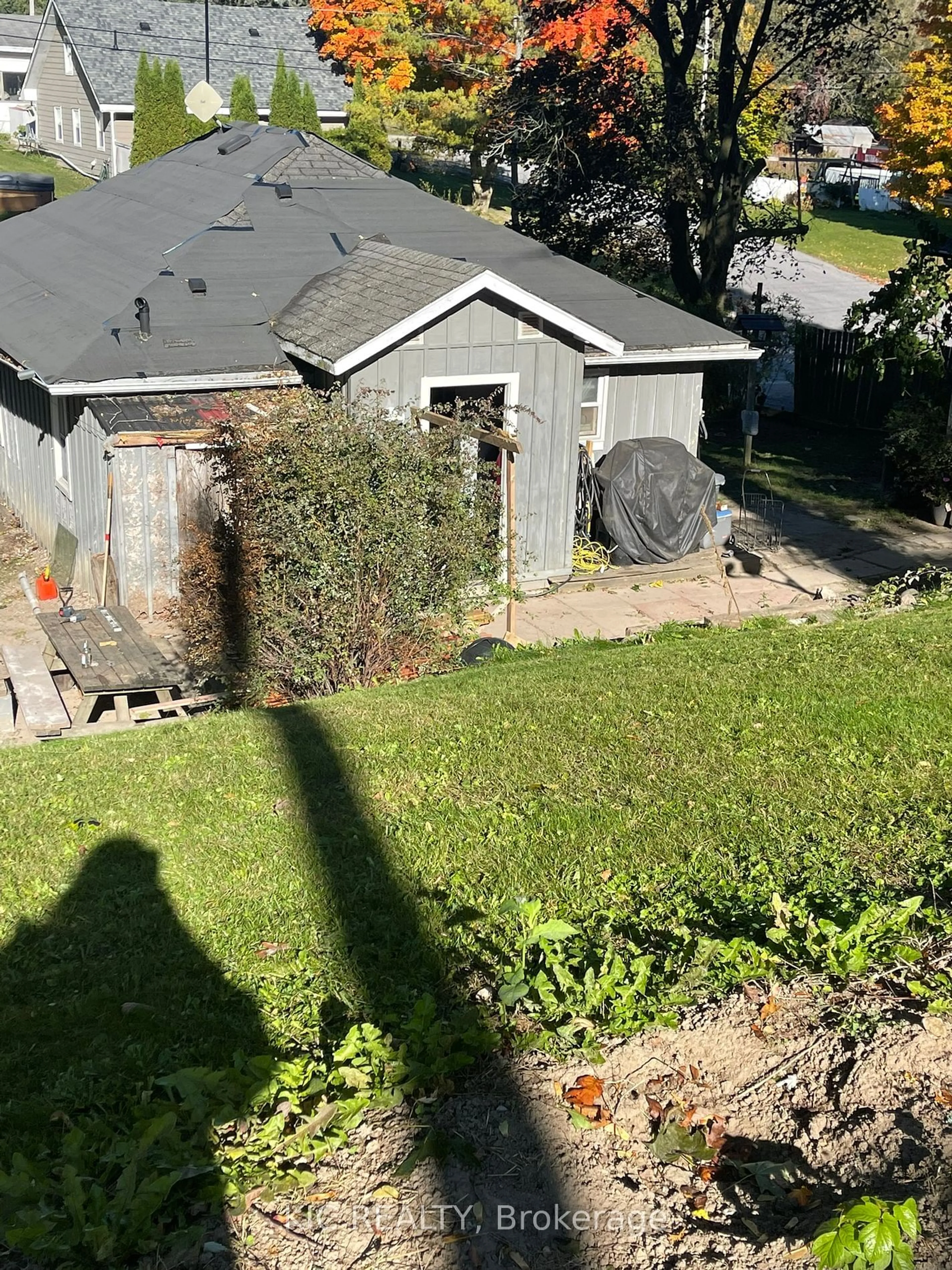 A pic from outside/outdoor area/front of a property/back of a property/a pic from drone, street for 7125 LAKE St, Hamilton Township Ontario K0L 1E0