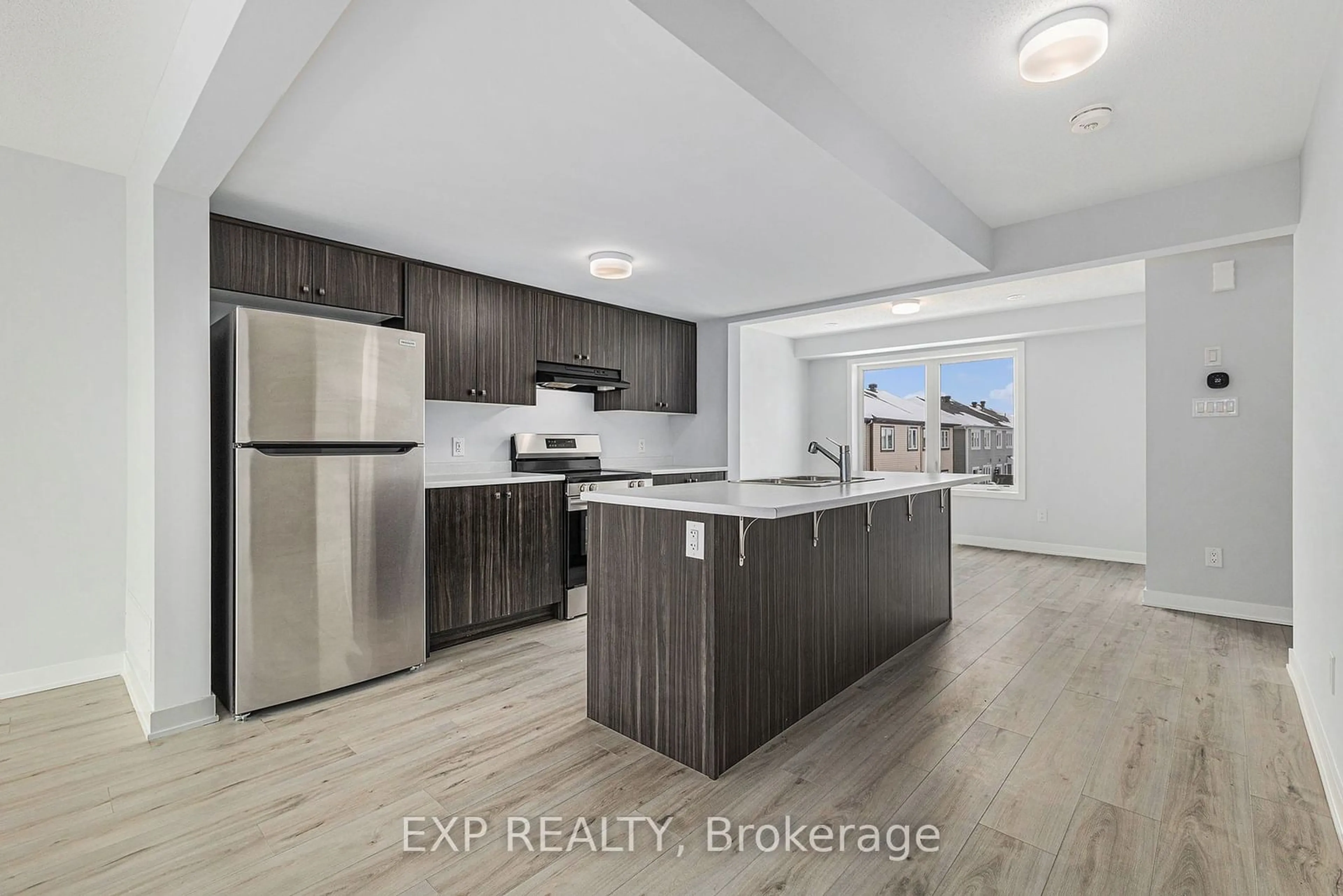 Open concept kitchen, unknown for 529 Woven, Stittsville - Munster - Richmond Ontario K2S 3B2