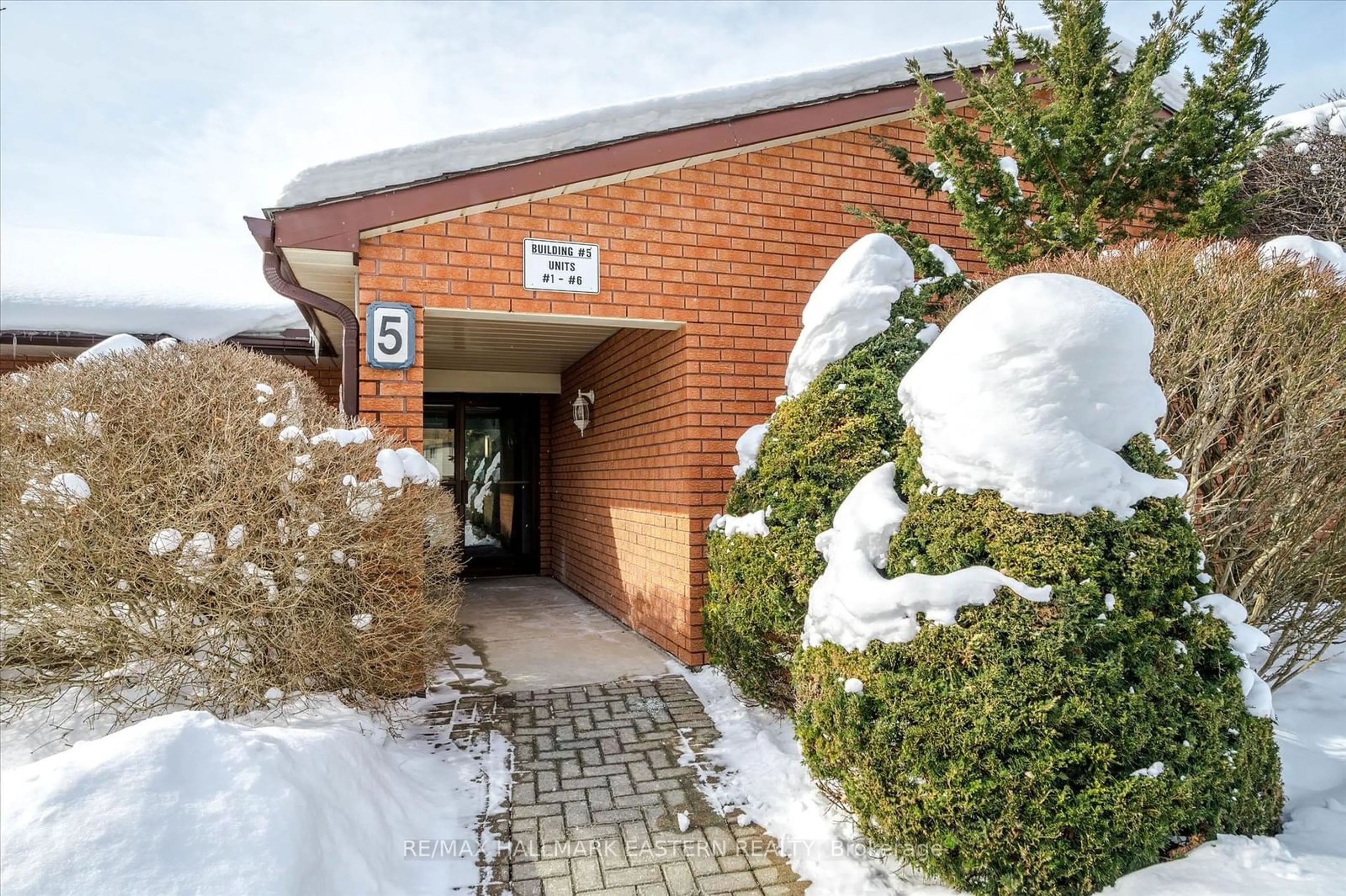 Indoor foyer for 36 Champlain Cres #1, Peterborough Ontario K9L 1T1