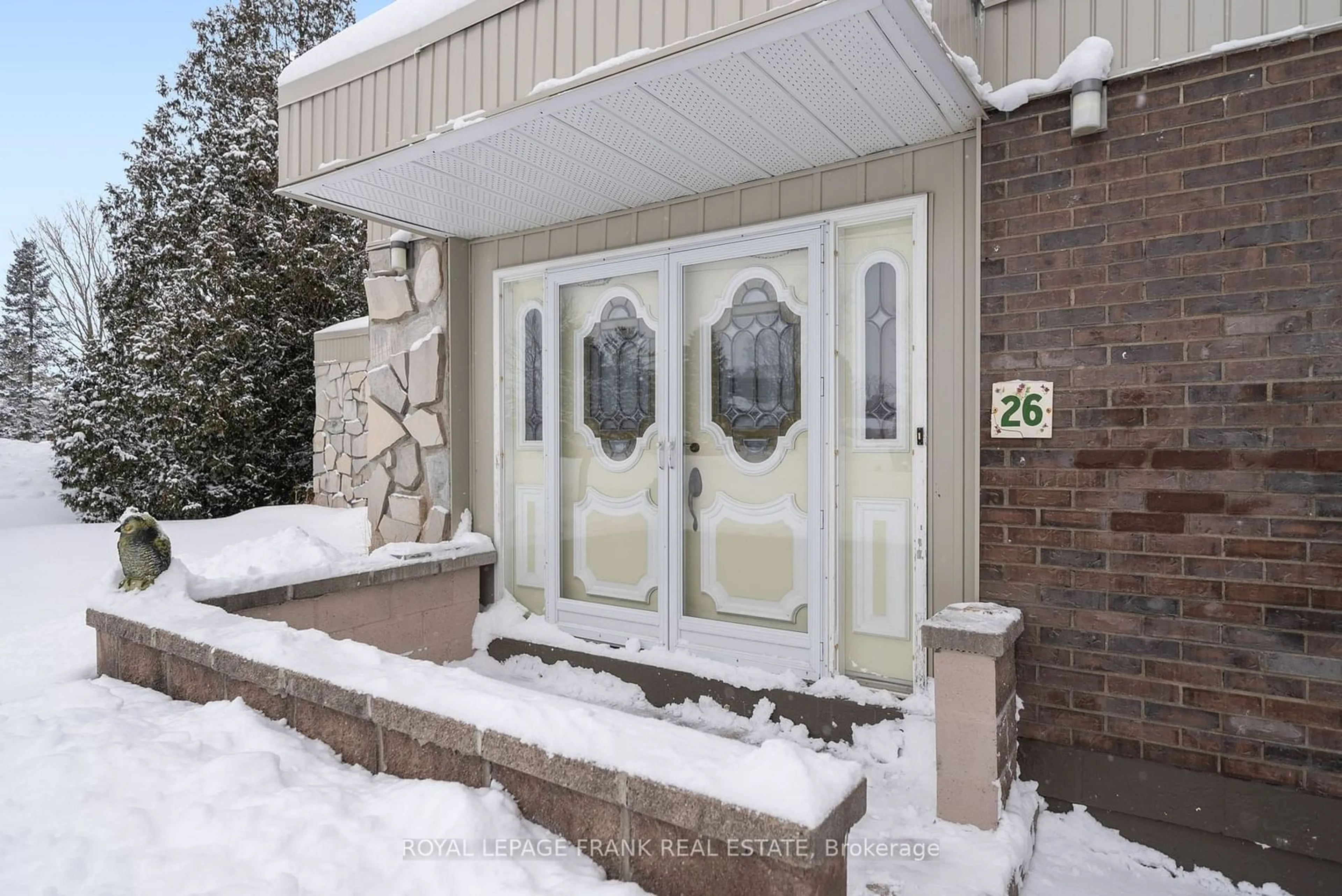 Indoor entryway for 26 Richard Ave, Kawartha Lakes Ontario K9V 5H5