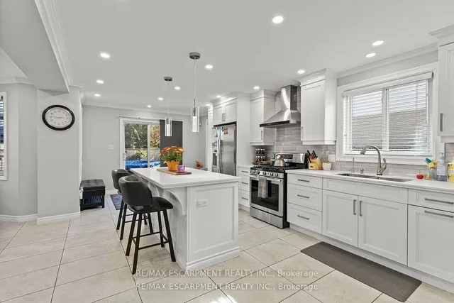 Additional property image - 21 Tuscani Dr