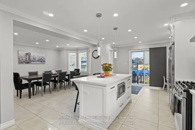 Additional property image - 21 Tuscani Dr