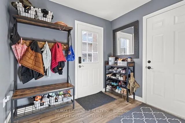 Additional property image - 21 Tuscani Dr