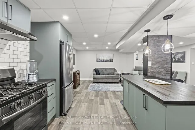 Additional property image - 21 Tuscani Dr