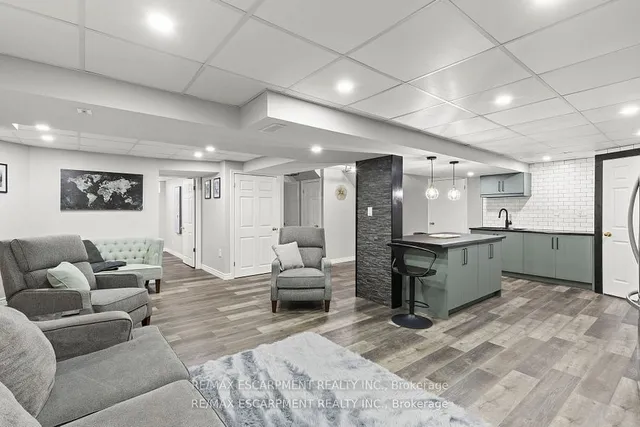 Additional property image - 21 Tuscani Dr