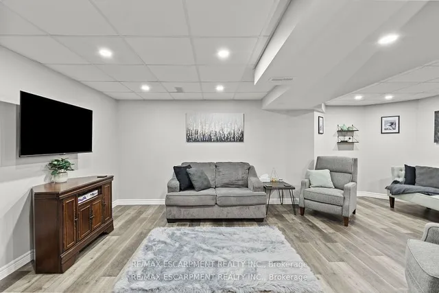 Additional property image - 21 Tuscani Dr