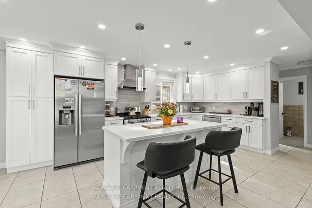 Additional property image - 21 Tuscani Dr