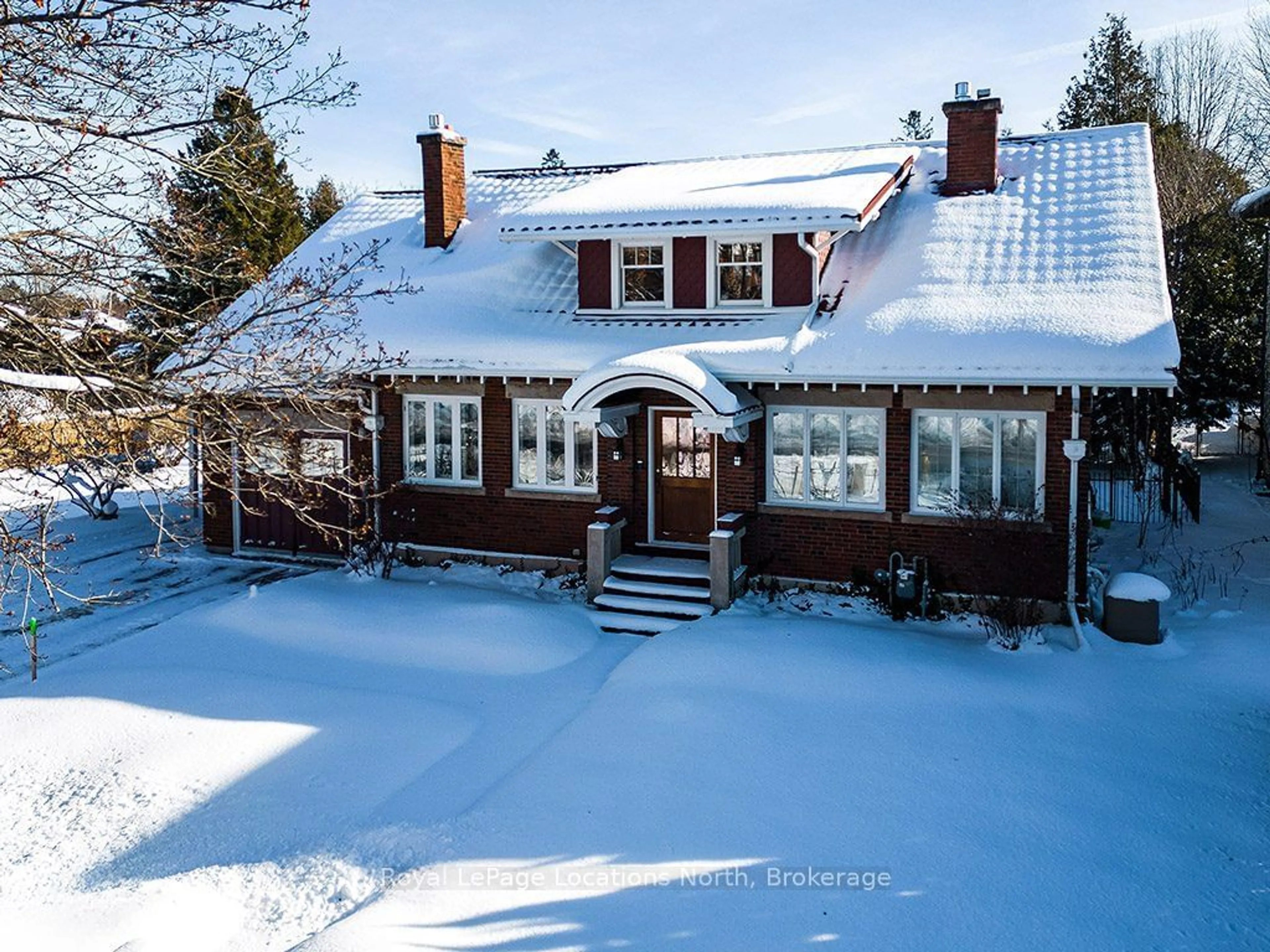 A pic from outside/outdoor area/front of a property/back of a property/a pic from drone, street for 145 Bruce St, Blue Mountains Ontario N0H 2P0