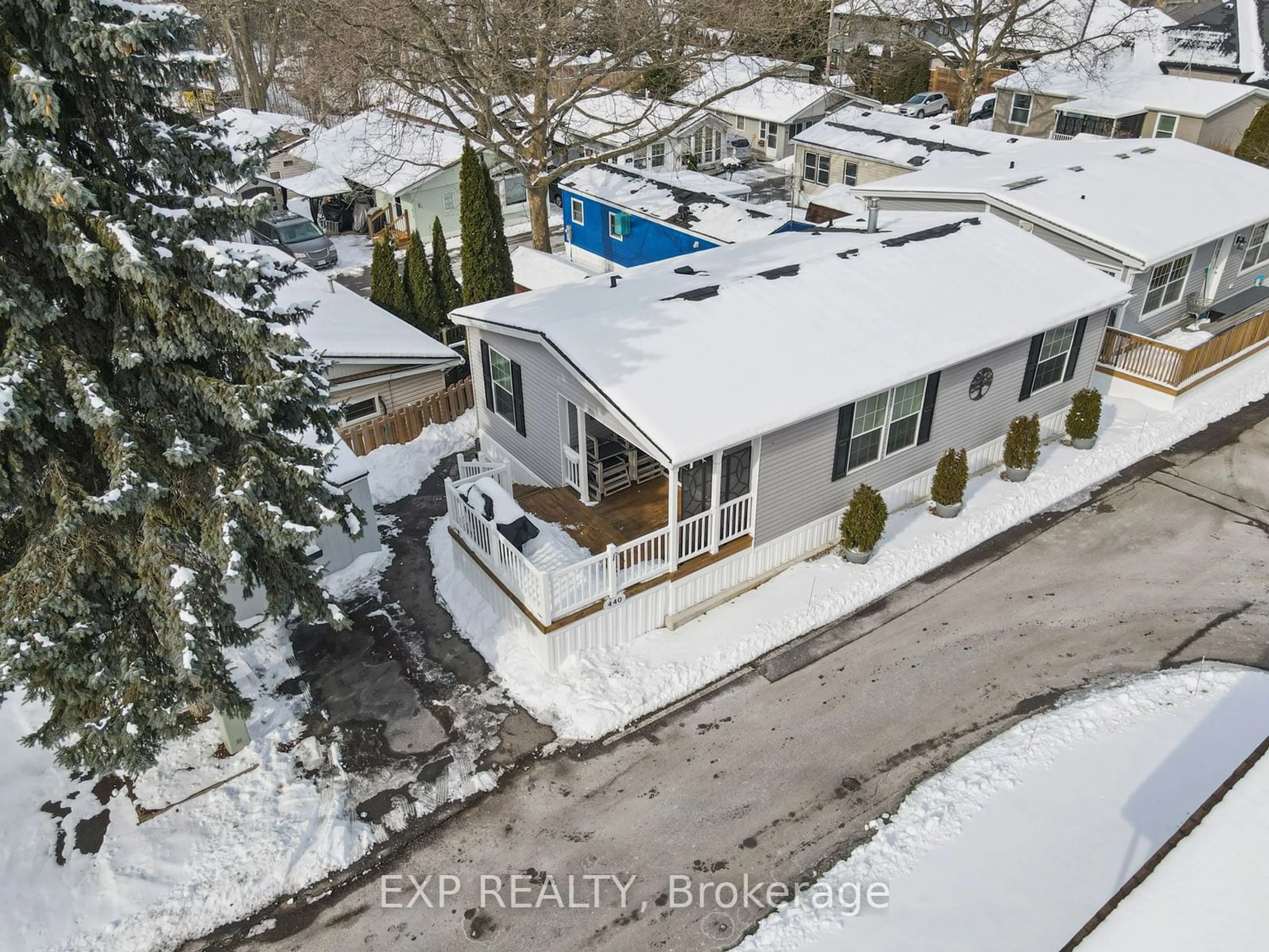 A pic from outside/outdoor area/front of a property/back of a property/a pic from drone, street for 23 FOUR MILE CREEK Rd #440, Niagara-on-the-Lake Ontario L0S 1J1